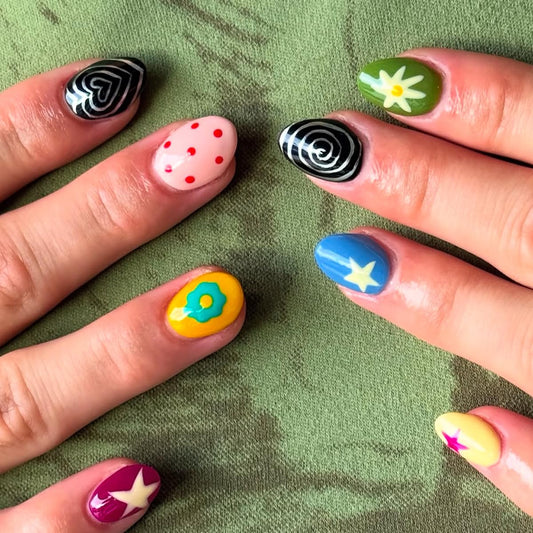 Cute Dopamine Style Press on Nails Short Oval Fake Nails Black Heart Vortex Floral Stick on Nails Colorful Design Summer Acrylic False Nails Full Cover Glue on Nails for Women Manicure Decorations