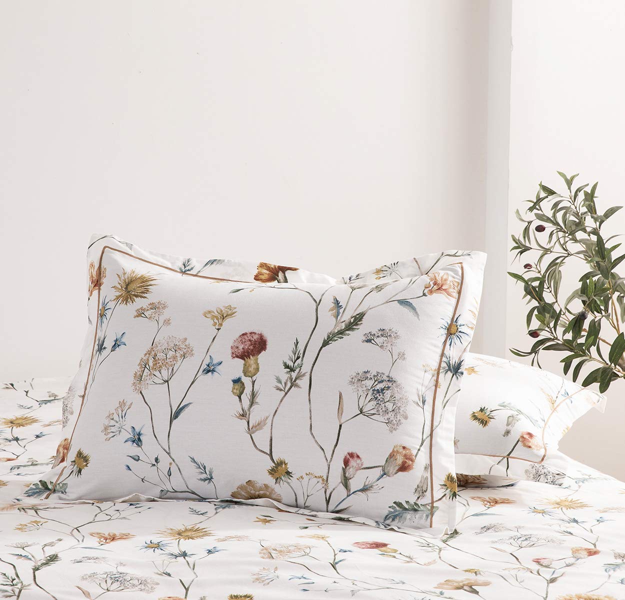 SLEEPBELLA Comforter Queen Size, 600 Thread Count Cotton White Printed with Blue & Blush Flowers Cotton Comforter Set,Down Alternative Bedding Set 3Pcs(Queen, White Floral)