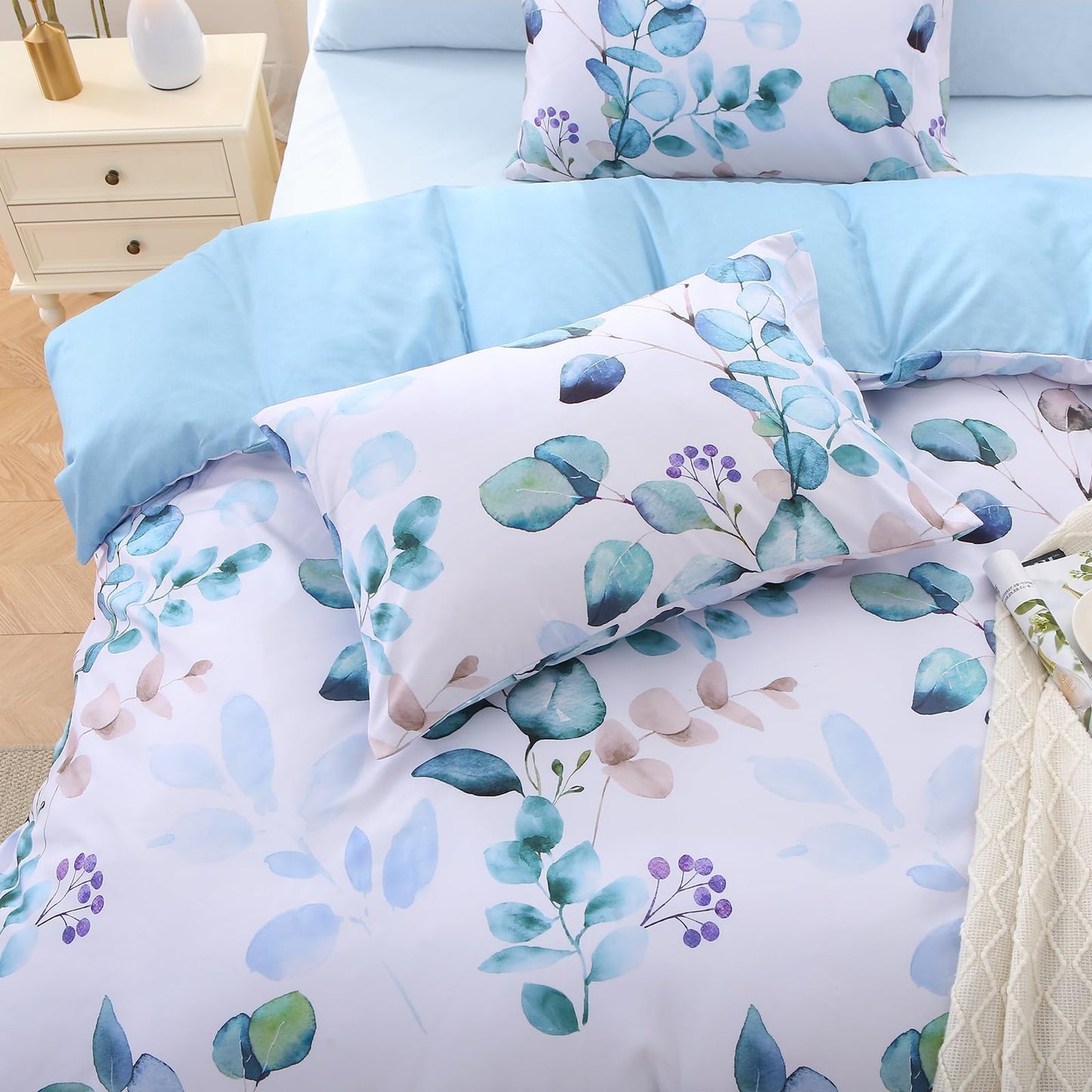 MUXHOMO Bed in a Bag King 7 Pieces, King Comforter Set Reversible Blue Botanical Flowers Design, Ultra Soft & Breathable Bedding Sets with Comforter, Sheets, Pillowcases & Shams