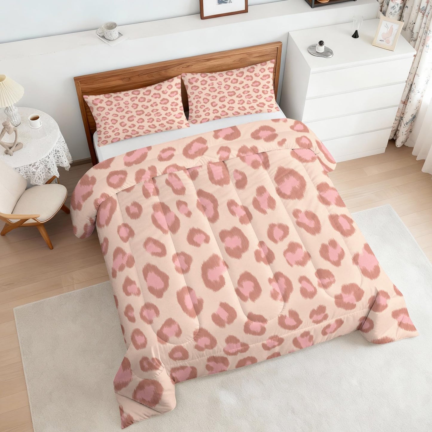 Leopard Print Comforter Set King Size 3Pc, Animal Printed Animal Pattern Down Alternative Bed Comforter, 2 Pillow Shams, Soft All Season Bedding, Leopard Print Bedroom Decor