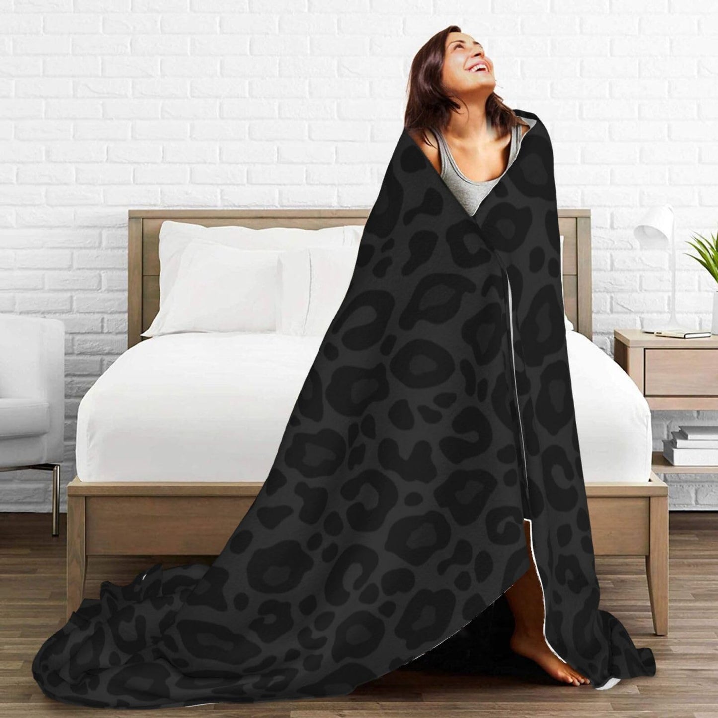 Jbofyee Black Leopard Print Throw Blankets All Season Ultra Soft Warm Cheetah Fleece Blanket for Home Bed Sofa Couch Chair Outdoor Travel Camping 50x40 Inch