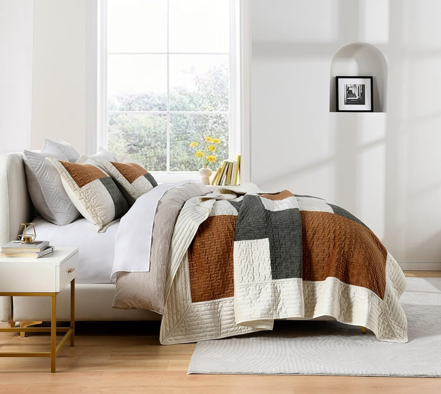 Grassix Velvet Quilt Set Queen Size, 3 Pieces Patchwork Bedspread Coverlet with 2 Pillow Shams for All Seasons, Lightweight Comforter Bedding Set, Green Caramel, 90"x96"