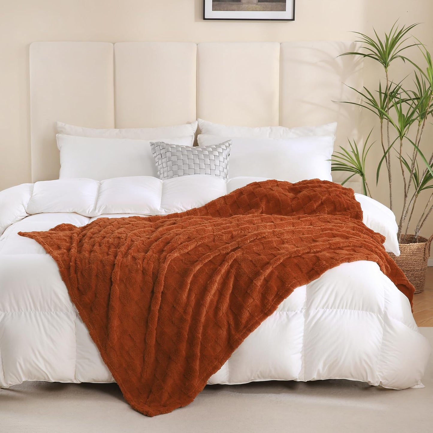 Linecooo Burnt Orange Fleece Throw Blanket 50”×60” for Couch Sofa Bed,Super Soft Cozy Plush Microfiber Flannel Blanket with 3D Checkered Design Lightweight for Adults,Woman,Girls