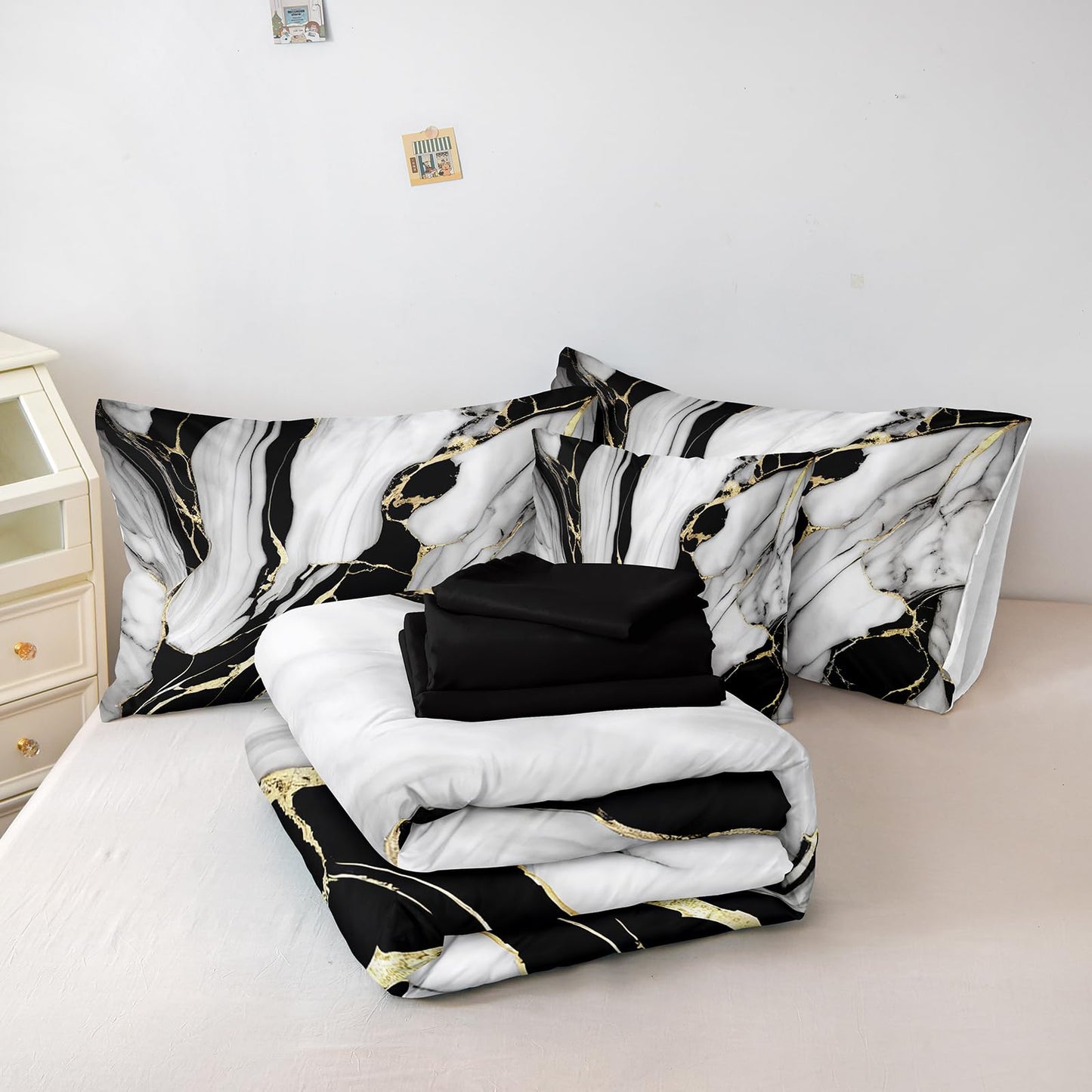 Bedbay Marble Bedding Queen Size Black and Gold Comforter Set 8 Pcs Queen Bed in a Bag Gold Metallic Marble Print Luxury Bedding 1 Comforter 4 Pillowcases 1 Flat Sheet 1 Fitted Sheet 1 Cushion Cover