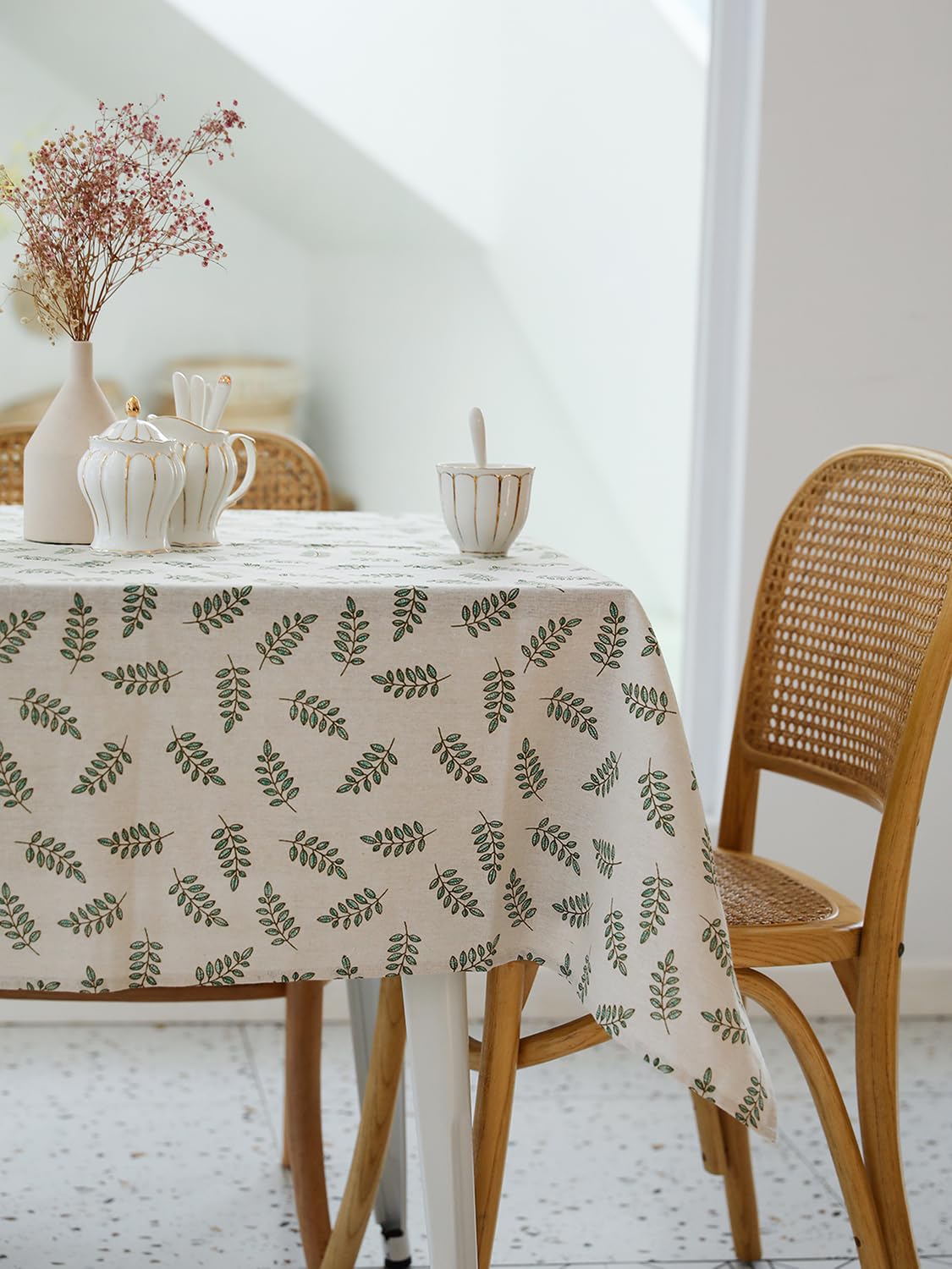 YiHomer Pastoral Rectangle Tablecloth - 60 x 84 Inch Table Cloth - Washable Table Cover with Dust-Proof Wrinkle Resistant for Restaurant, Picnic, Bistro, Indoor and Outdoor Dining, Green Leaf