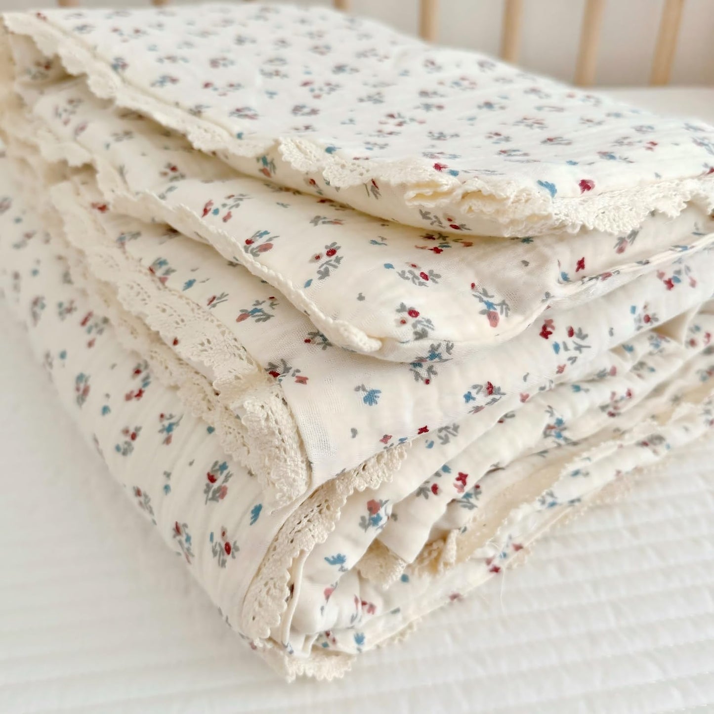 BuLuTu Elegant Floral Muslin Quilt Blankets for Kids Boys Girls Toddler Bed Blanket with Lacey Edges Soft Lightweight Toddler Comforter Crib Quilt for All Seasons, 47x59 Inches