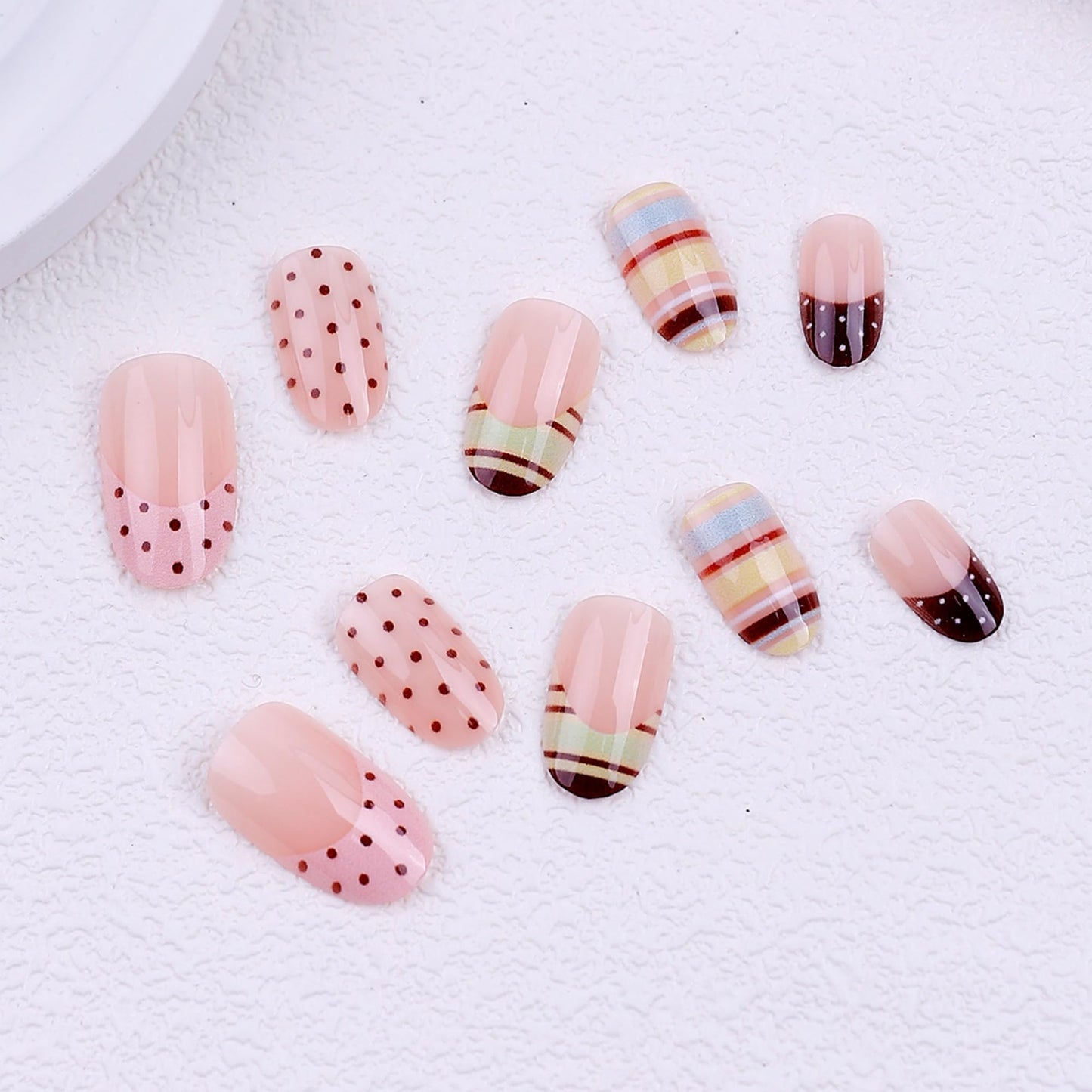 OCTOSWAVE Oval Press on Nails for Women, Short Acrylic Fake Nails with Polka Dot & Plaid Design, Cute Nail Art for Party, Date, Office, 24Pcs