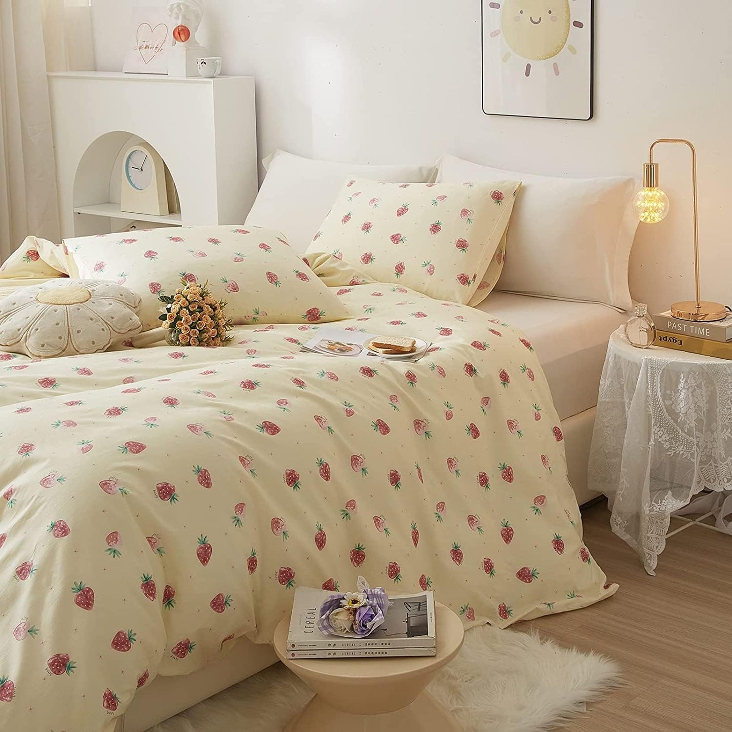 LifeTB Girls Strawberry Comforter Set Queen Cute Kids Fruit Bedding Set Beige Cream Strawberry Pattern Kawaii Comforter for Teens Boys Soft Fluffy Queen Comforter Set with 2 Pillowcases
