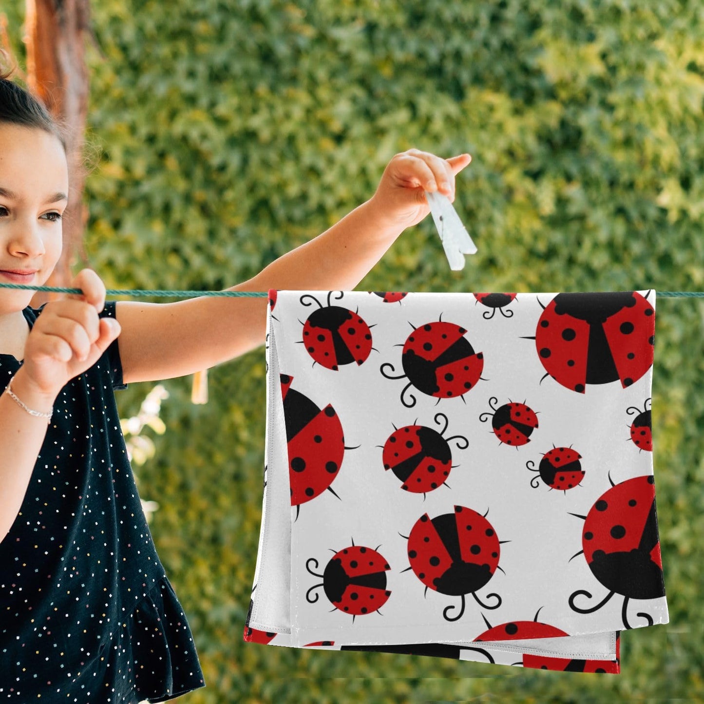 Ladybug Hand Towels for Bathroom Set of 2, Red and White Cartoon Insect Bath Towels Soft Absorbent Decorative Fingertip Towels Home Hotel Spa Gym Face Towels Kitchen Tea Dish Towels 14" x 28"