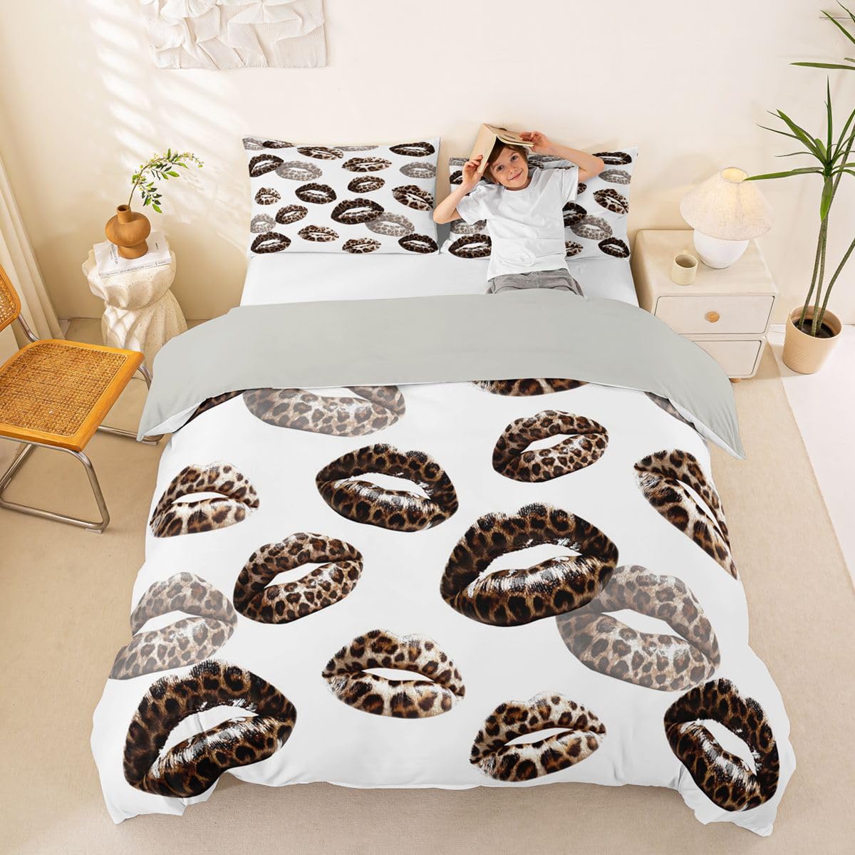 Feelyou Leopard Print Lips Duvet Cover King Size Romantic Kissing Lips Comforter Cover for Boys Girls Cheetah Print Bedding Set 3Pcs Room Decor