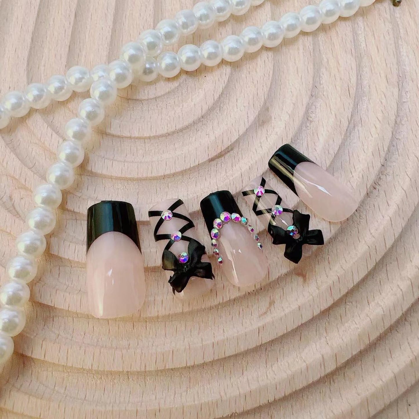 Black French Tip Press on Nails Medium Long Rhinestone Bow Diamond French Nails Square Bling Glossy 3D Bow False Nail Tips Artificial Nails Finger Manicure for Women and Girls 24pcs
