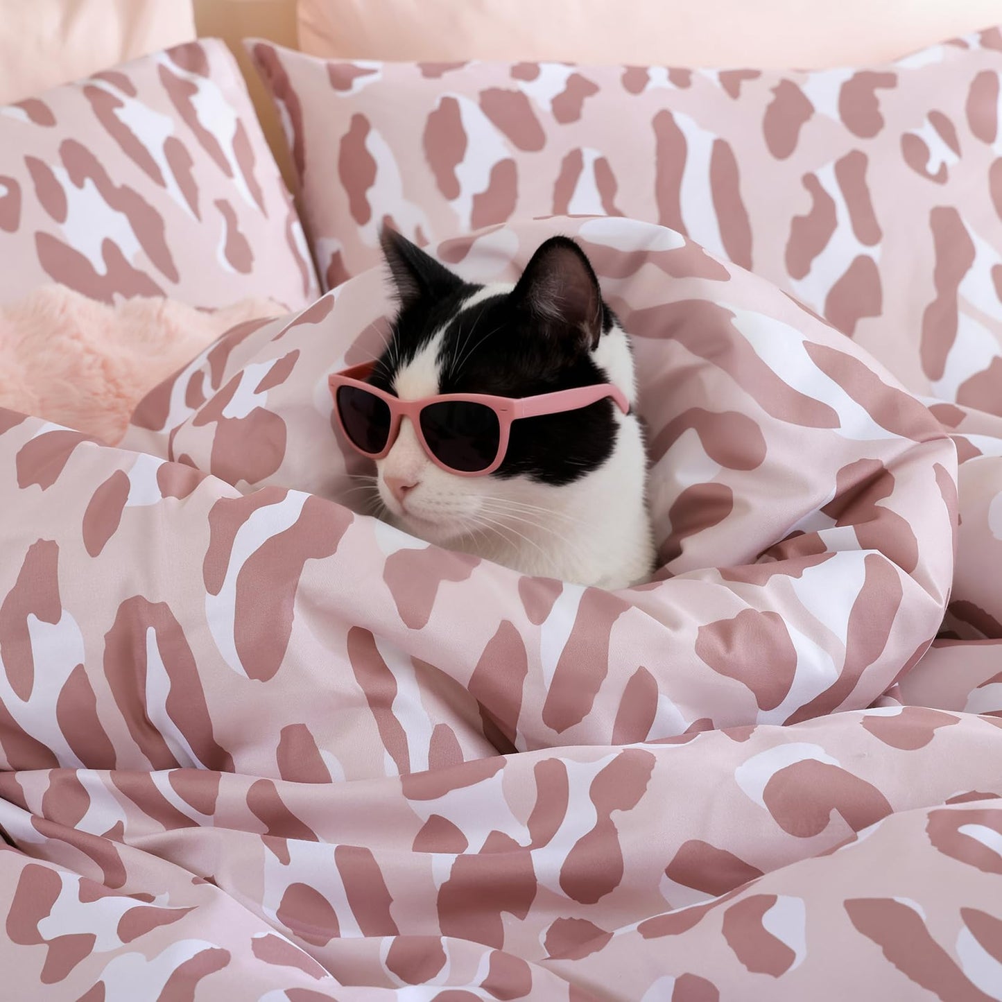 JANZAA Leopard Print Comforter Set King Size - 3 Pieces Animal Cheetah Printed Comforter Set, Cozy Soft Fluffy Pastel Pink/Floral Print Bedding Set with 2 Pillowcases for All Season