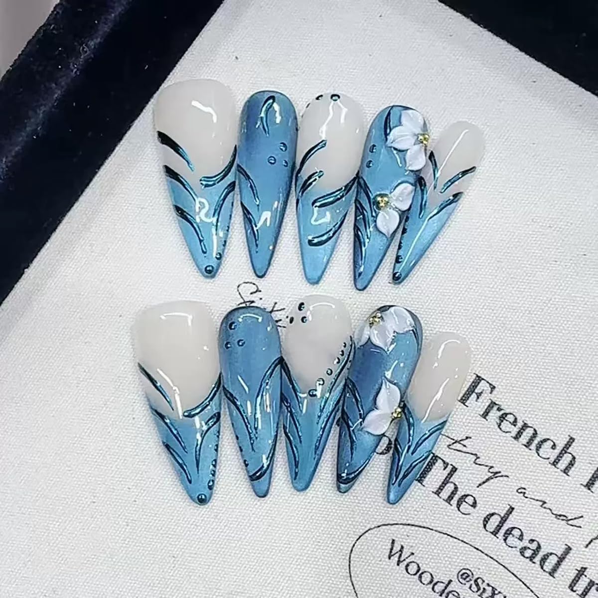 Handmade Press on Nails Long Stiletto False Nails Blue Cat's Eye Fake Nails with 3D Flower Designs Sparkly Charm luxury Artificial Nails for Women (Size M）10pcs