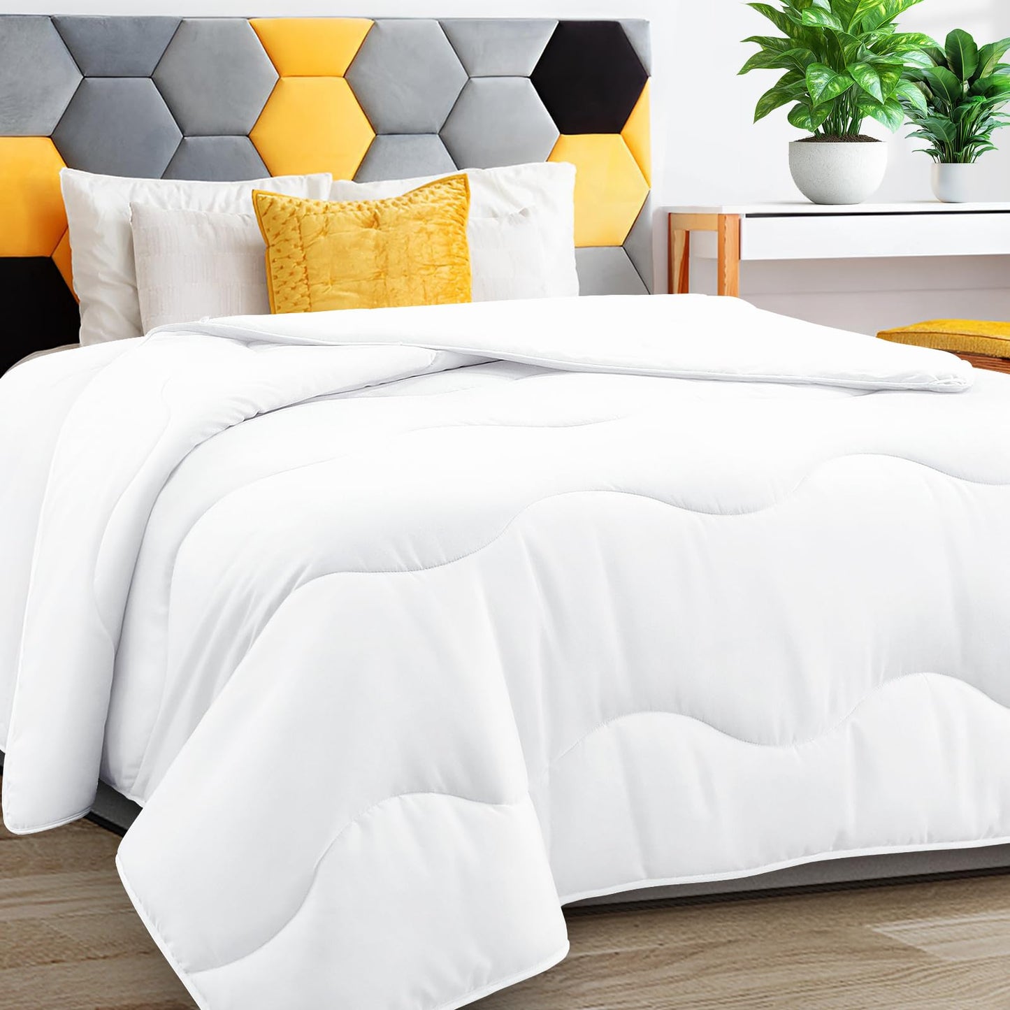 MEELUS Lightweight Comforter Cooling White, All Season Duvet Insert Breathable King Size Summer Bedding, Soft Microfiber Cool Down Alternative Quilt with Corner Tabs, 102x90 inch