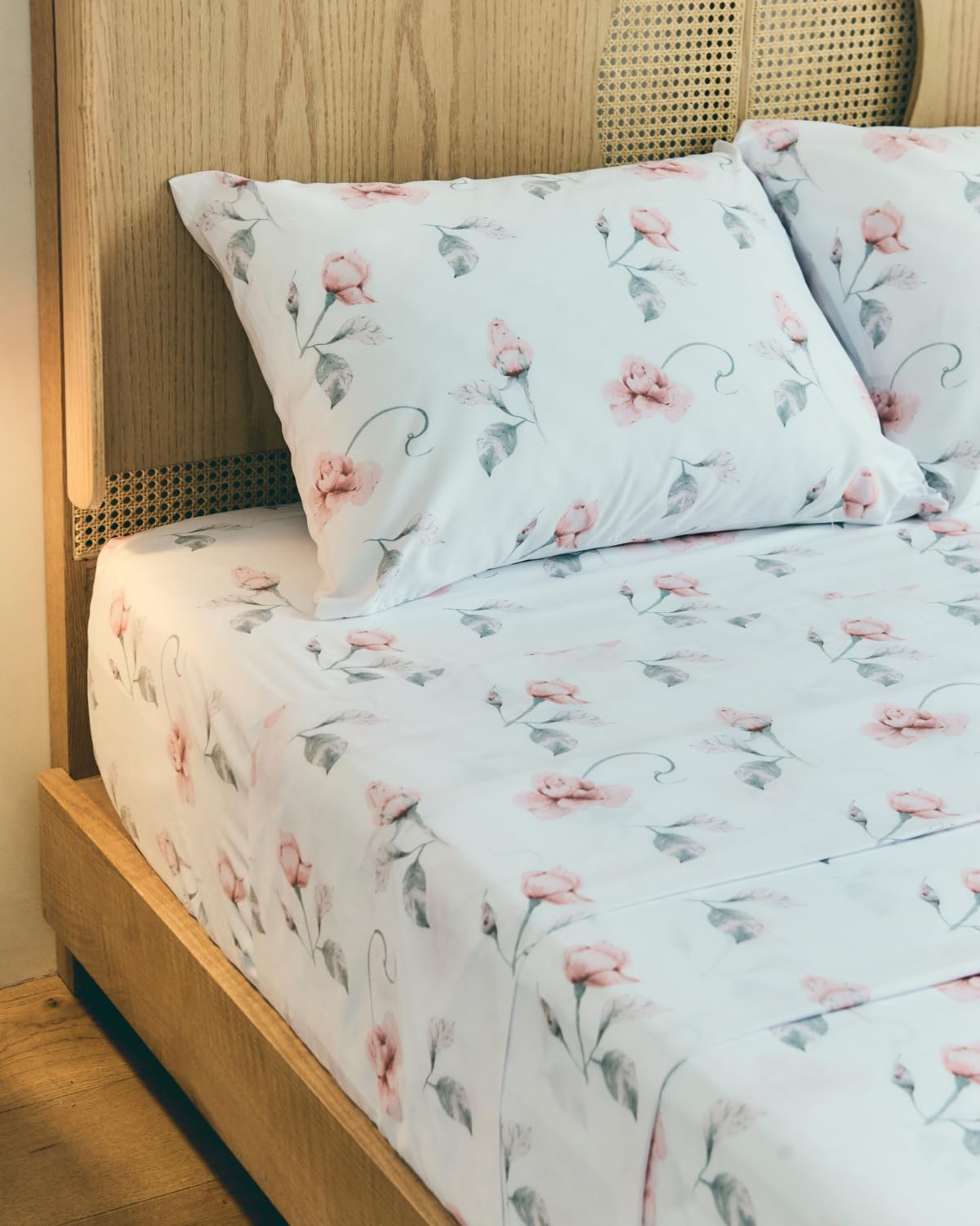 Floral Sheets - Floral Rose Bed Sheet Set - 1 Flat, 1 Fitted & 2 Pillowcases w/ Deep Pockets - Comfy, Wrinkle & Fade Free - Boho Botanical Bedding - Ultra-Soft, Breathable & Cooling - Queen Size Set
