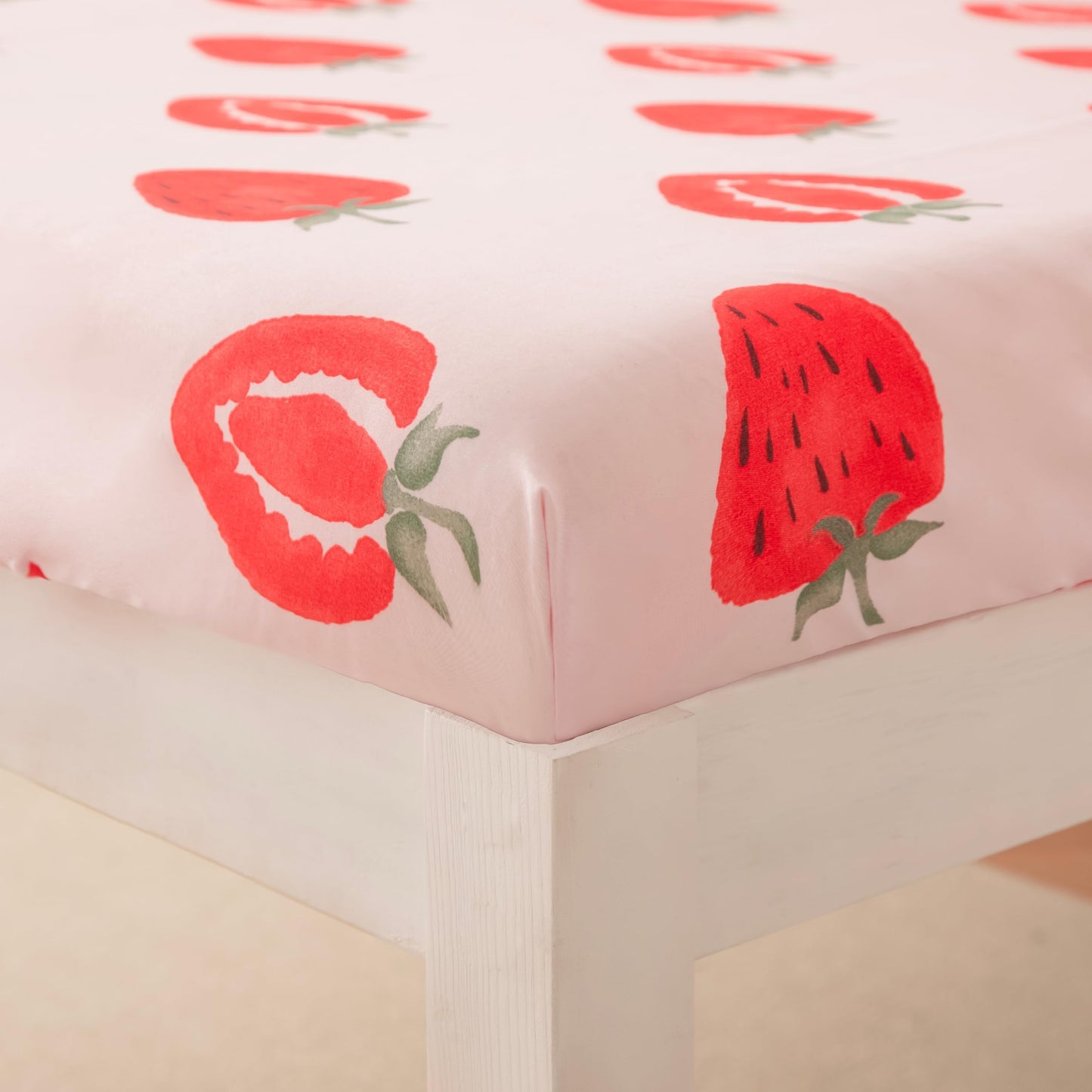 SDIII 4 Piece Strawberry Toddler Bedding Set, Kawaii Fruit Printed Pink Toddler Bedding Girl with Comforter, Fitted Sheet, Flat Sheet, Pillowcase