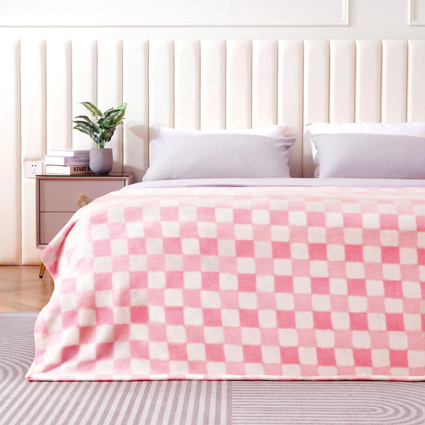 Touchat Fleece Throw Blankets, Buffalo Plaid Throw Blanket for Couch Sofa Bed, Soft Warm Fuzzy Cozy Plush Checkered Blanket, Lightweight Farmhouse Decor(Gradient Pink Plaid, 50“ x60”)