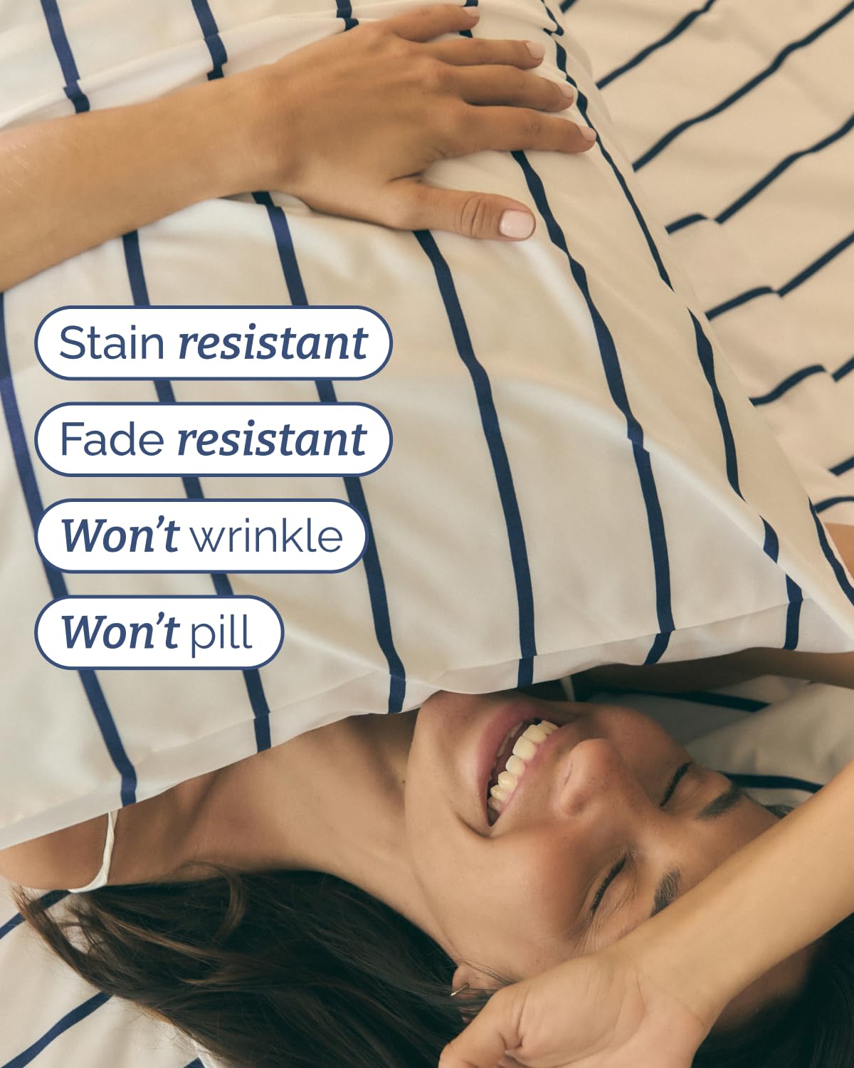 Striped Sheets - Navy Blue & White Striped Sheets - 1 Flat & 1 Fitted & 2 Pillowcases w/ Deep Pockets – Wrinkle & Fade Free - Soft, Breathable & Cooling – Luxury Pinstripe Bedding - King Size Bed Set