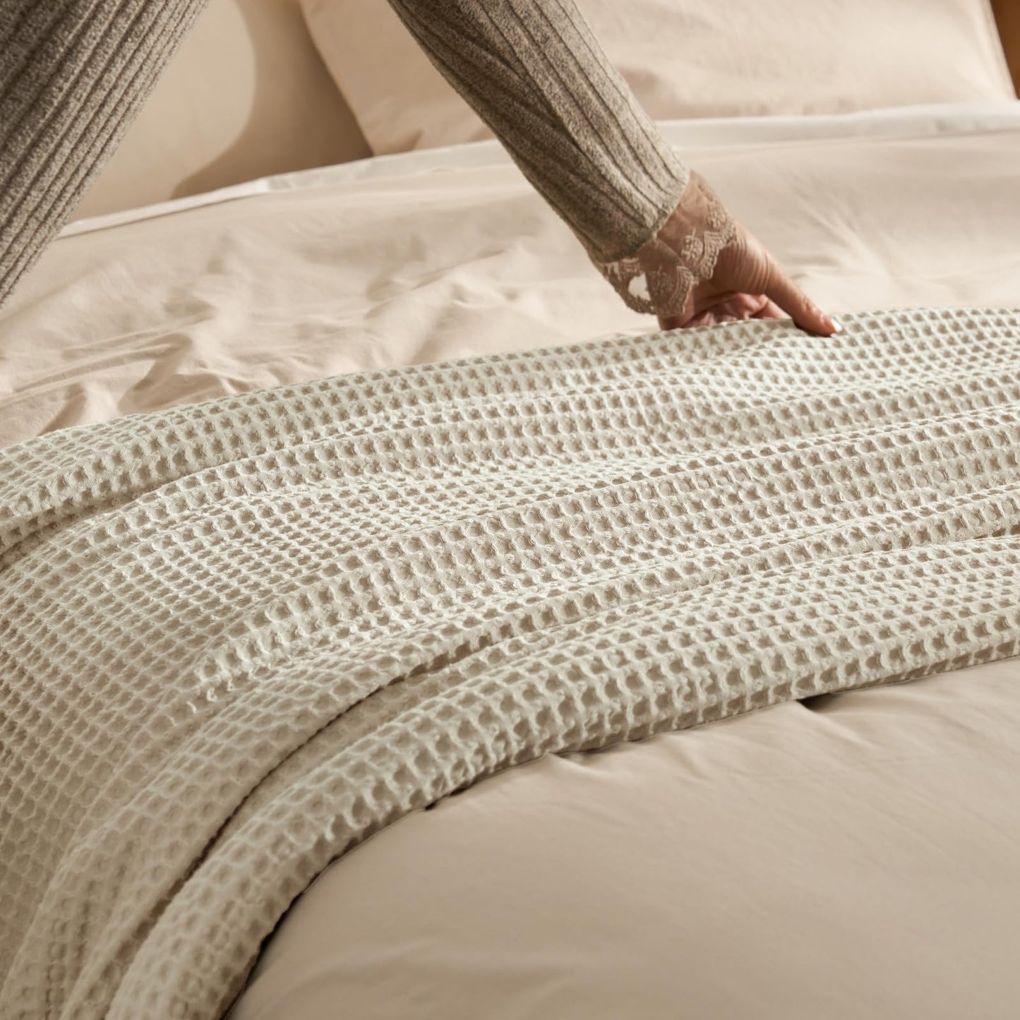 PHF Ultra Soft Waffle Weave Blanket Throw Blanket, Lightweight Breathable Cooling Skin-Friendly Throw for Spring Summer for Hot Sleeper，Aesthetic Home Decor for Bed Couch, Light Khaki/Linen, 50"* 60"