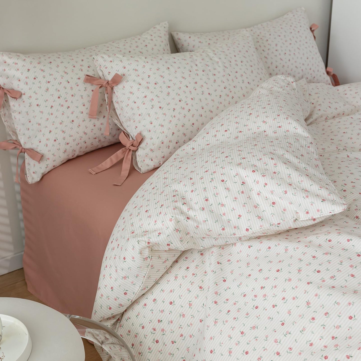 mixinni Soft Aesthetic Floral Print White Duvet Cover Pink Rose Pattern Girls Striped Bedding 1 Duvet Cover 2 Bow Tie Pillowcases Twin Size 100% Cotton with Zipper Ties for Teenage Girls