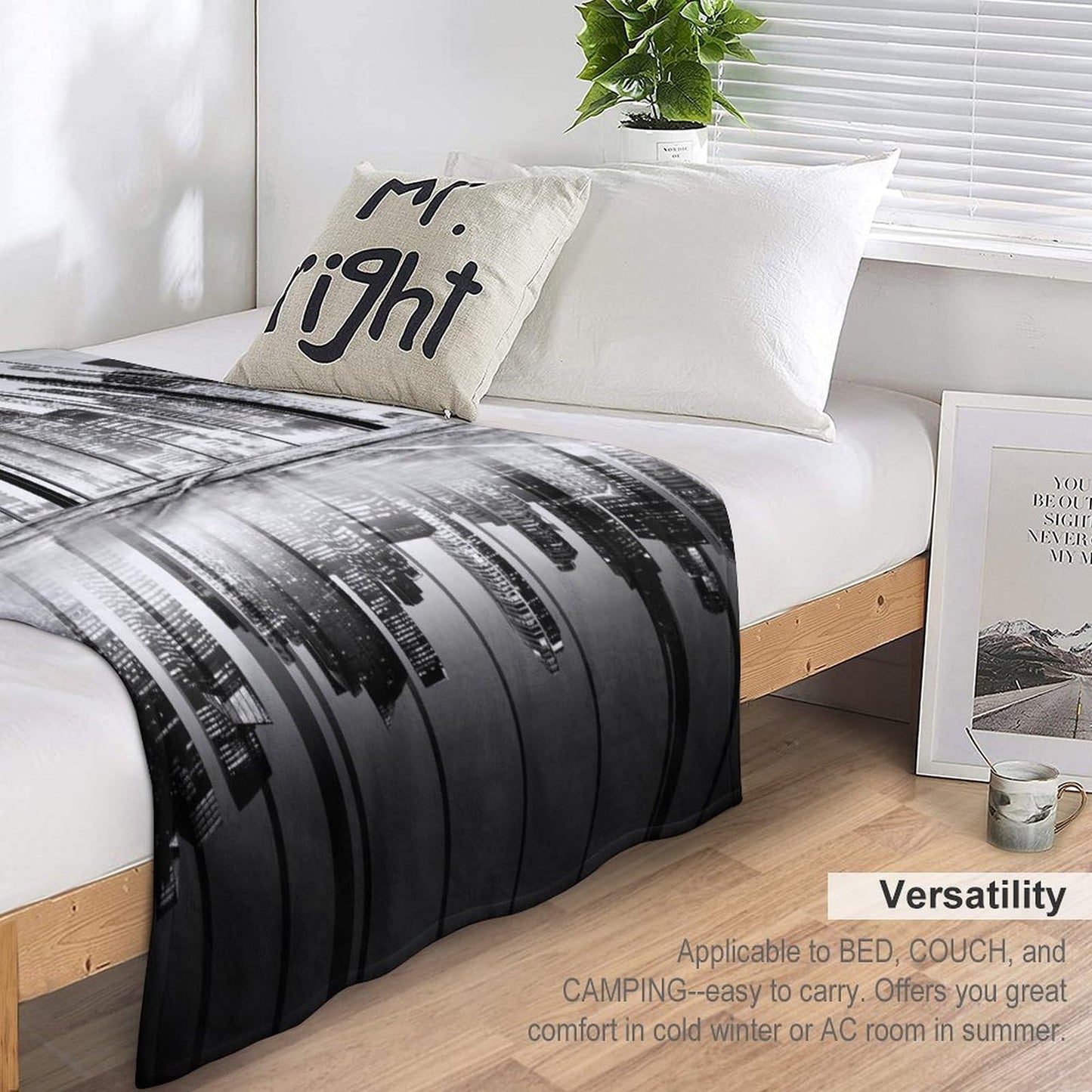 City Night Landscape Throw Blanket,New York Night View Skyscraper Pattern Soft Cozy Warm Flannel Blankets for Sofa Couch Bed Gifts for Lover Kids Boys Grils Women Adults 30x40 Inch