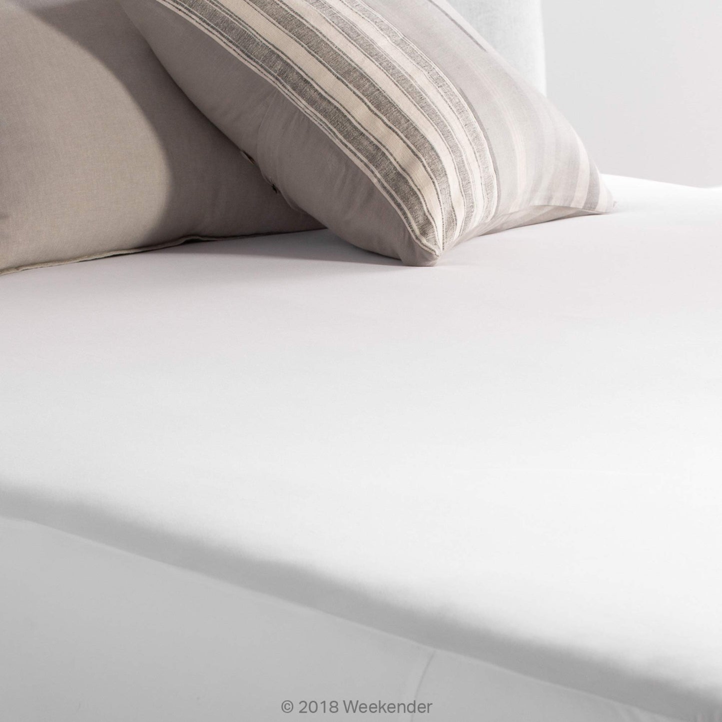 WEEKENDER Waterproof Mattress Encasement with Zipper Closure - Queen