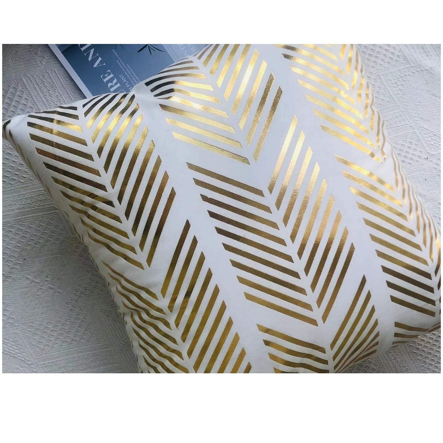 ZLINA Home Decorative Set of 4 Throw Pillow Covers Gold Foil Pillow Covers 18 ×18 Inch Geometric Square Cushion Covers Decor Couch Sofa Bedroom（White and Gold ）