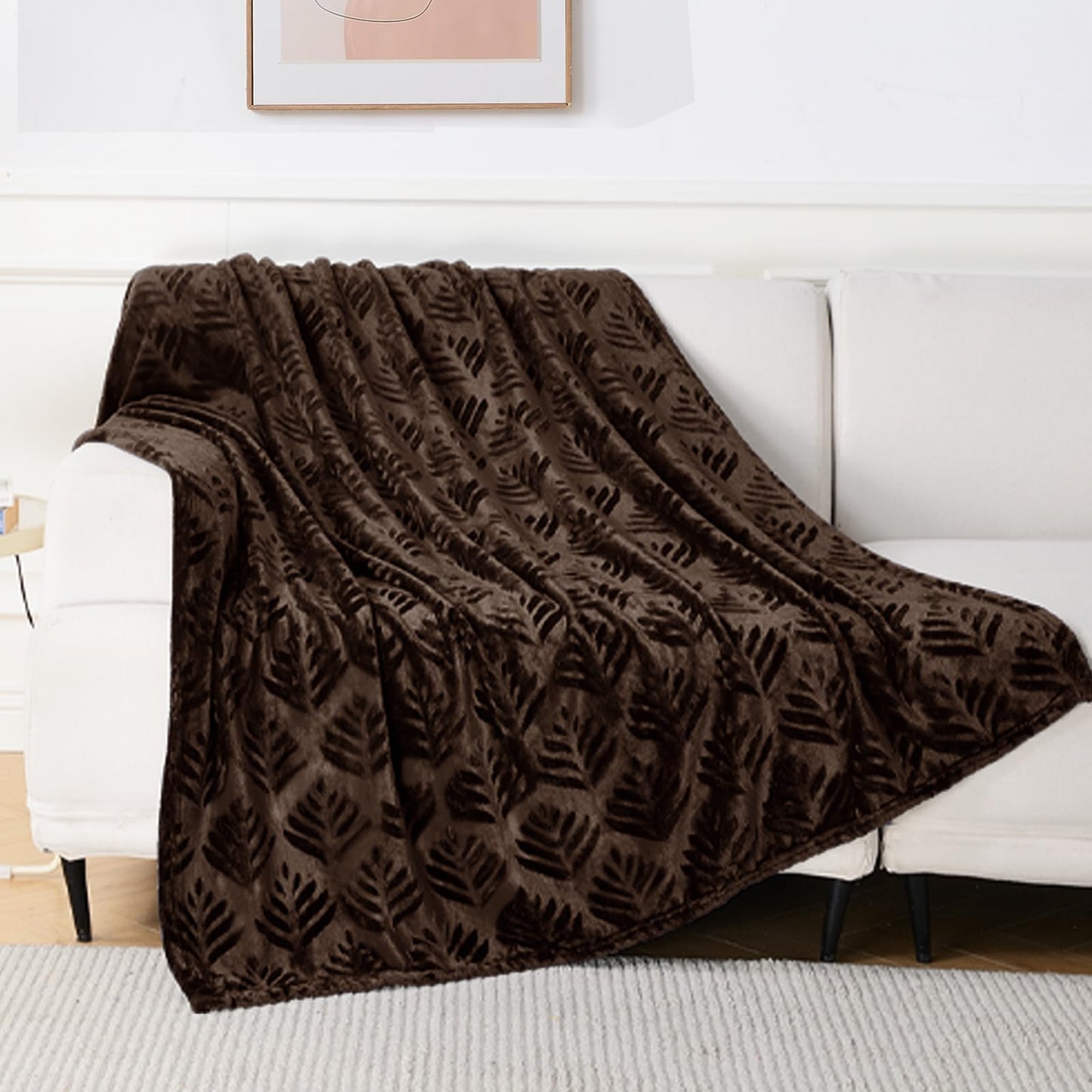 Exclusivo Mezcla Fleece Throw Blanket for Couch, Super Soft and Cozy Blankets All Season Use, Leaves Pattern, Plush Fuzzy Lightweight, Coffee, 50x60 Inch