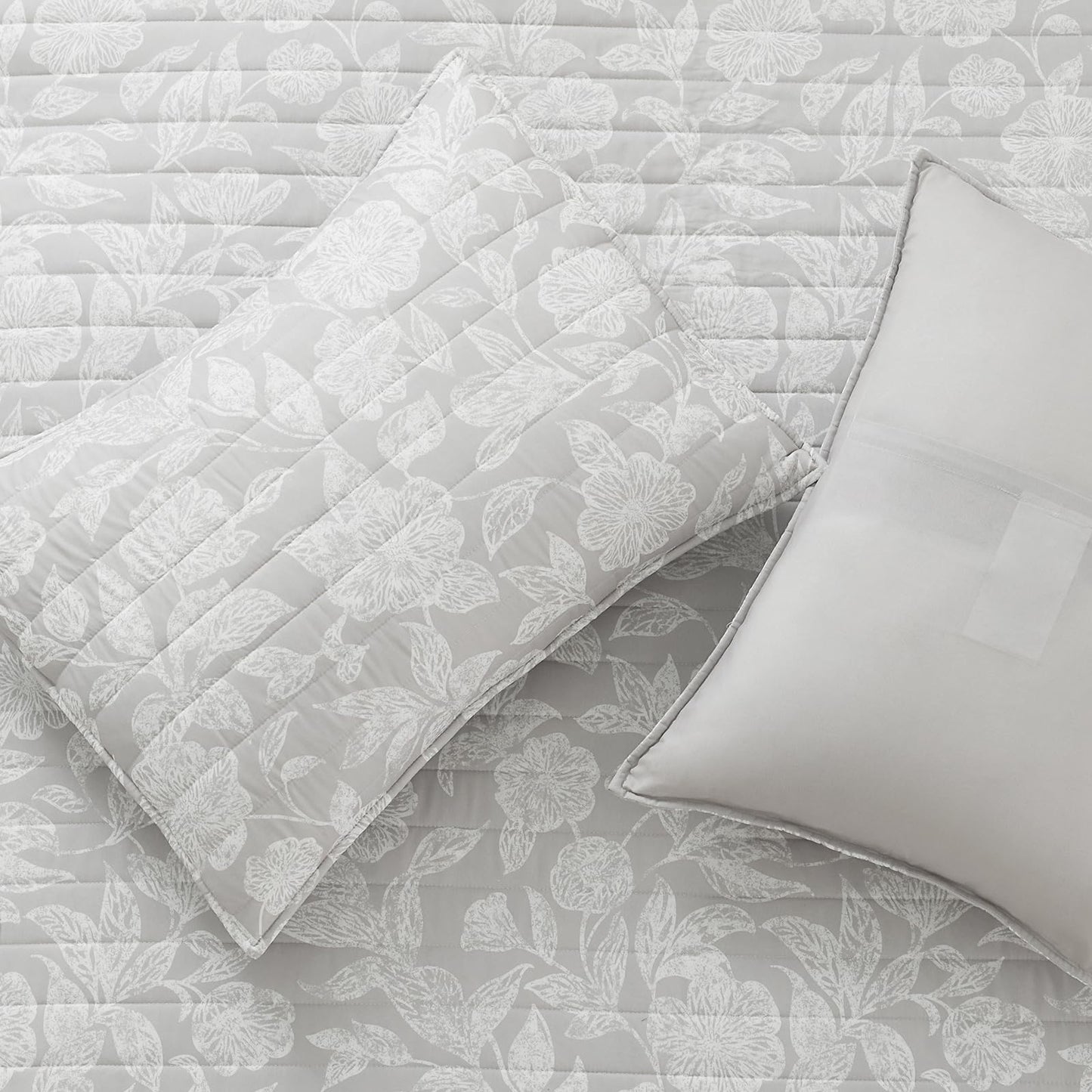 HORIMOTE HOME Floral Quilt Set Queen Size 3 Pieces, Grey Flower Fine Printed Reversible Botanical Bedspreads Bedding Sets, Soft and Lightweight Bed Coverlet for All Season