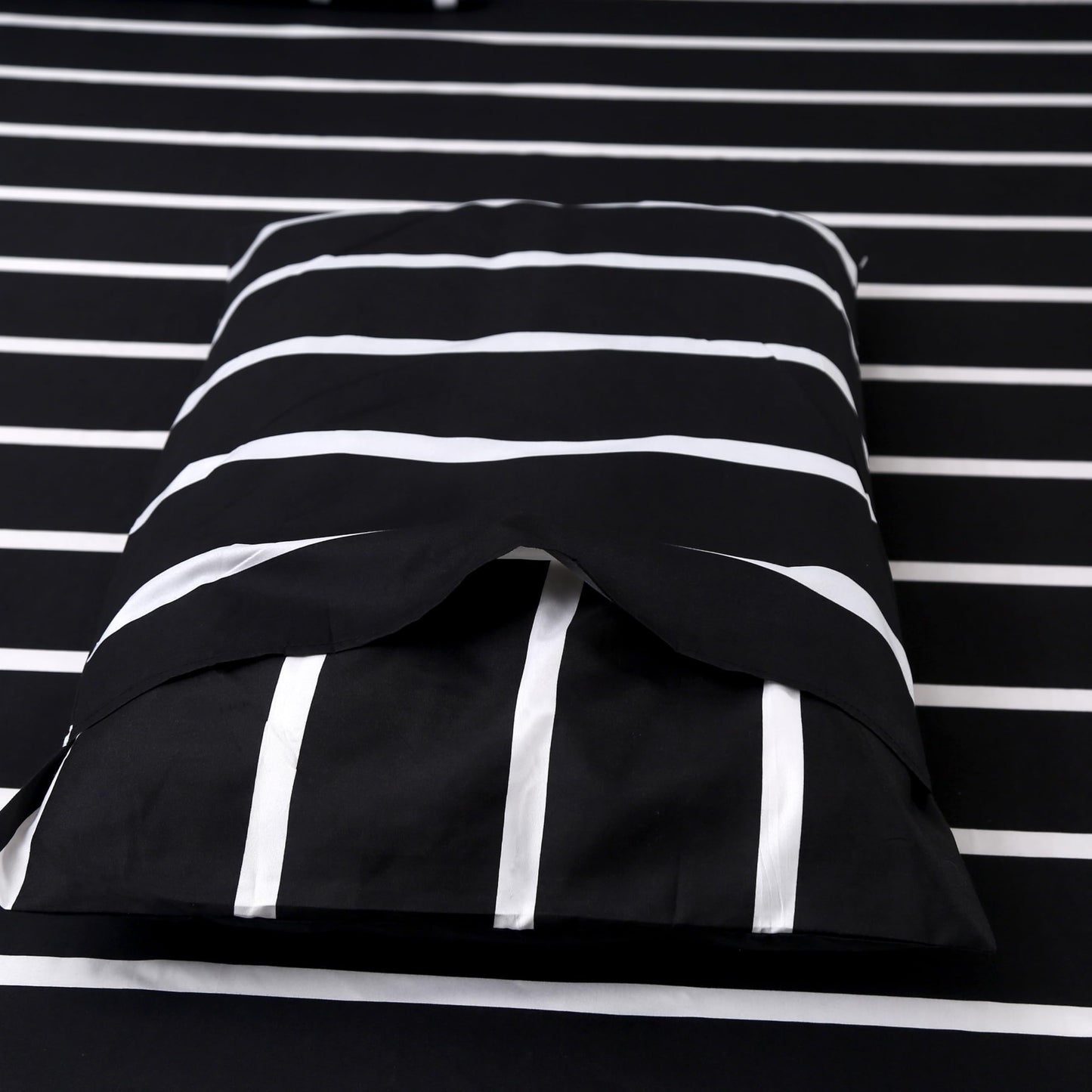 MAG 3pcs Striped Full Bed Sheet,Black and White Pattern Microfiber Fitted Sheets,Hotel Quality with1 Fitted Sheet and 2 Pillowcases,14 Inches Deep (Black and White, Full)