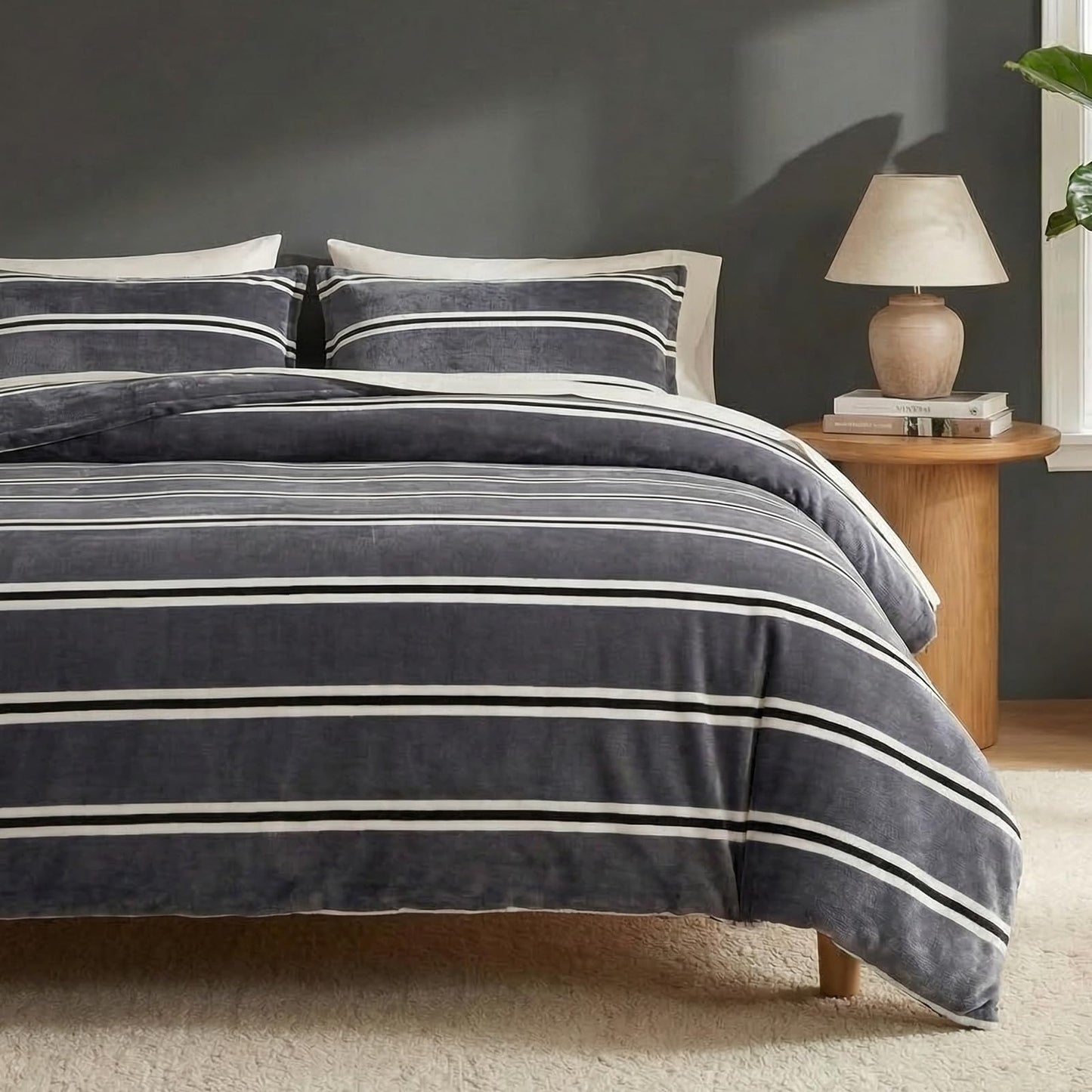 Bedbay Grey Striped Bedding Comforter Set King Size Luxury Velvet Fleece Comforter Set 3 Pcs Fluffy Plush Flannel Bedding Set Cozy Reversible Fleece Soft Warm Shaggy Faux Fur Bed Set All Season