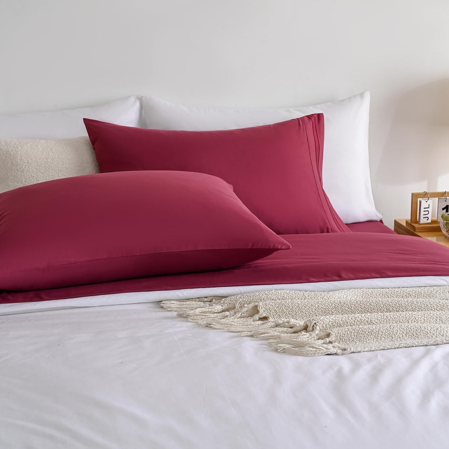 Wine Red Queen Sheet Sets-Luxury Hotel Style-Extra Deep Pocket Fitted Bed Sheet Set-Microfiber Bedding Sheets & Pillowcases-Soft Cooling Bedsheet 4 Piece Burgundy