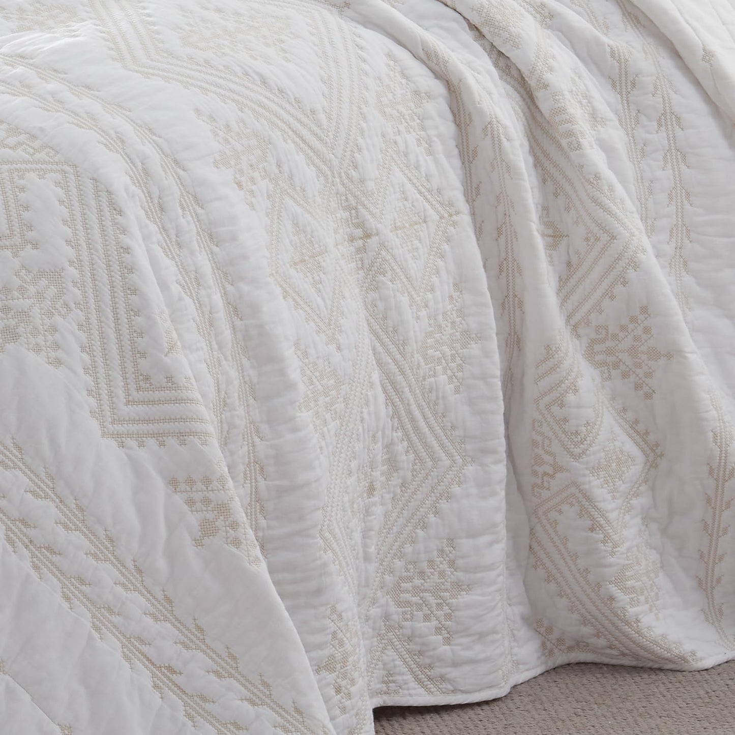 LEAONME 100% Cotton 3-Piece Quilt Set White Full Queen Size Lightweight Bedspread Coverlet 90''x98'' Soft Luxurious Golden Embroidered Bedding Set for All Seasons (1 Quilt, 2 Pillow Shams)