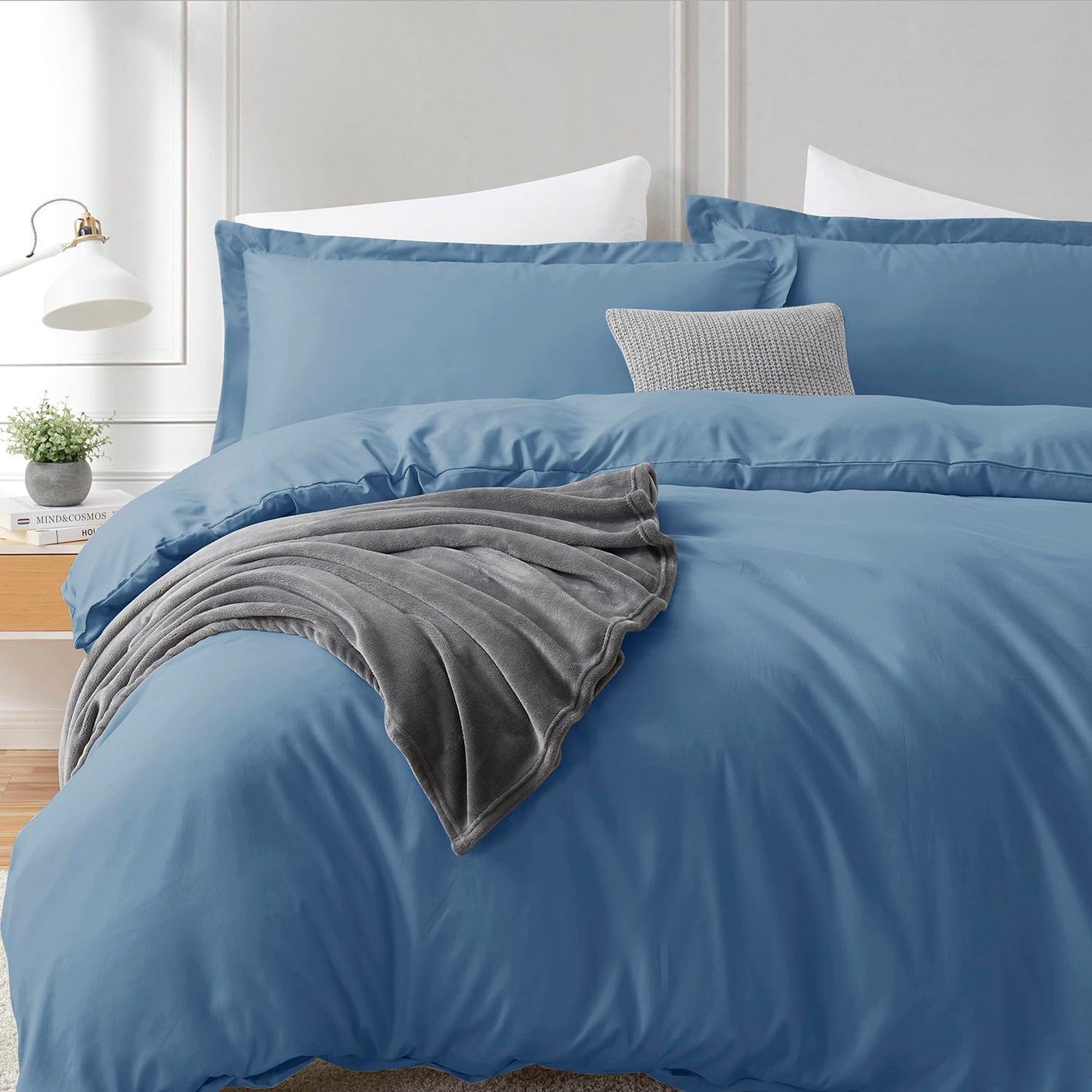 Hearth & Harbor Queen Size Duvet Cover & Bed Sheet Set Blue Heaven, 7 Piece Soft Double Brushed Bedding Set, Includes Duvet Cover, Flat Sheet, Fitted Sheet, Pillowcases and Pillow Shams