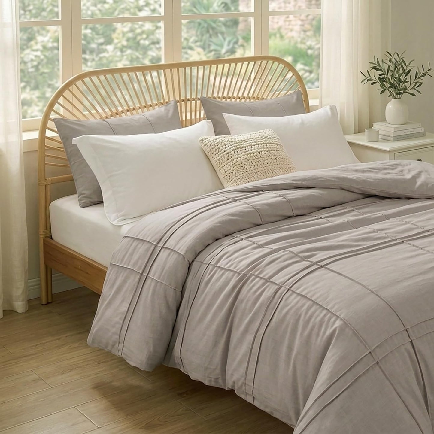 Cozaline 100% Cotton Light Grey Queen Size Duvet Cover Set - 3 Pieces Pintuck Pleated Duvet Cover, Soft Breathable Duvet Cover with Zipper Closure, Modern Minimalist Bedding Set