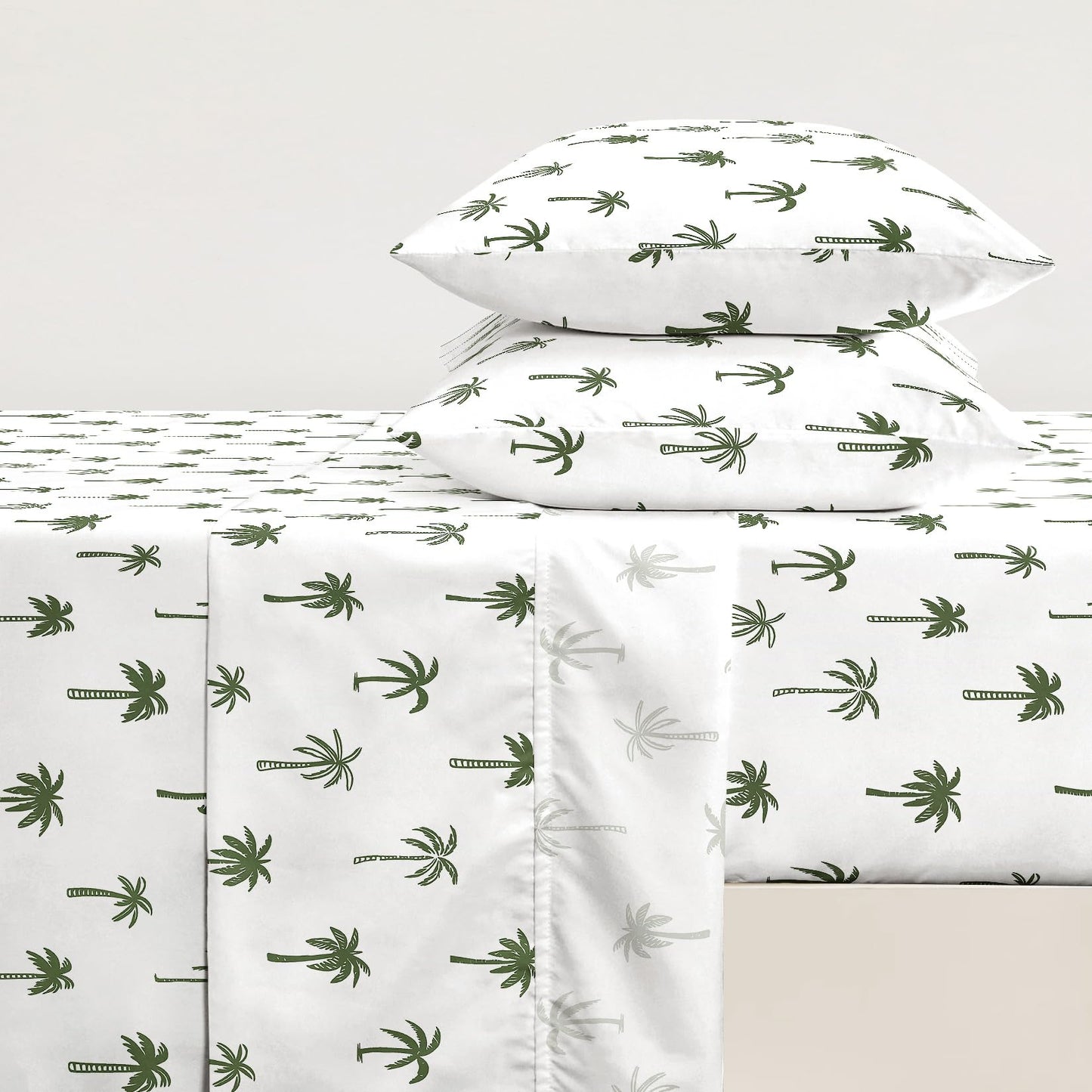 Wake In Cloud - Coastal Bed Sheets, 4-Piece Sheet Set, Boho Summer Beach Tropical Plants Palm Coconut Trees Pattern Printed Bedding, Deep Pocket, Green White, Queen Size