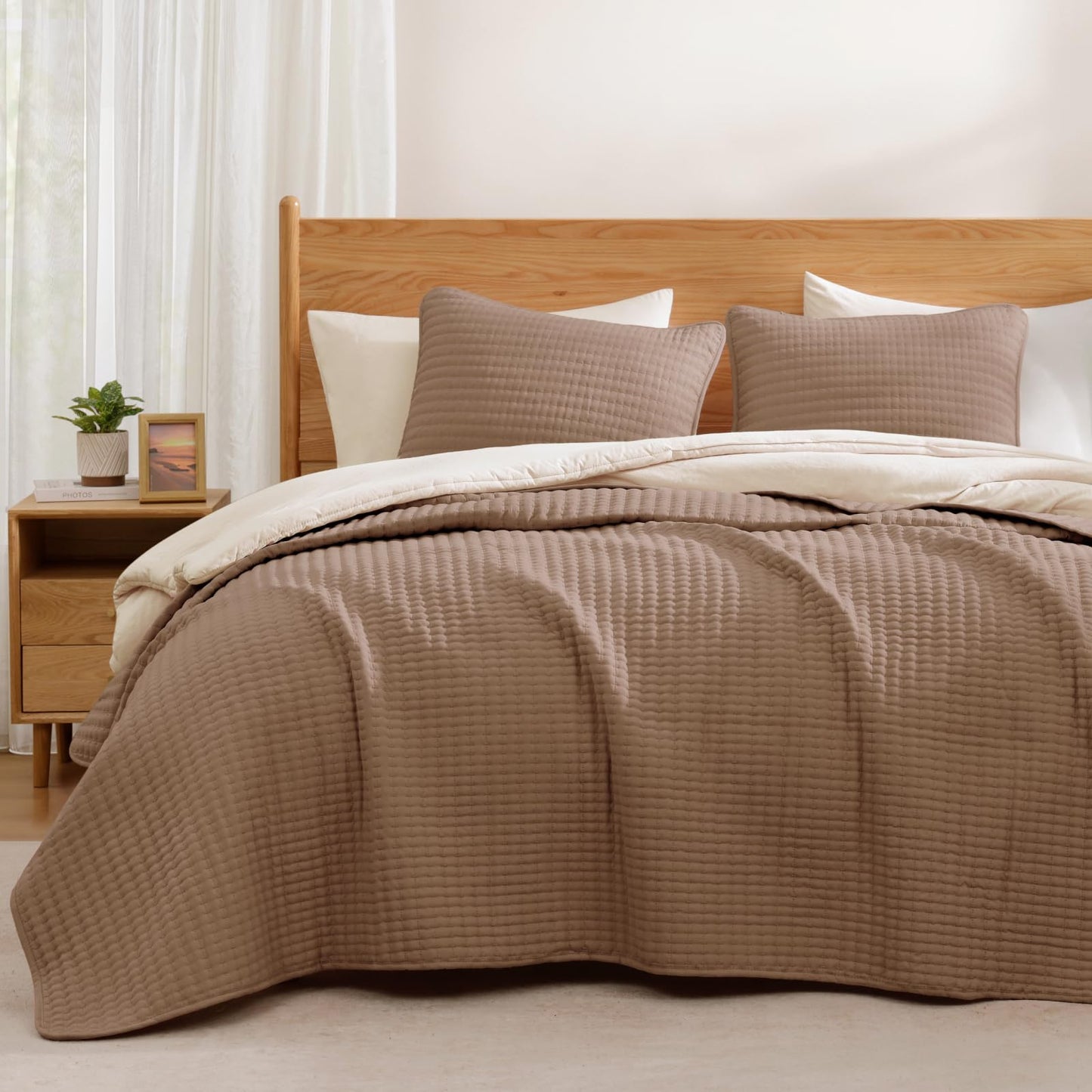 WRENSONGE Queen Quilt-3 Pieces Lightweight Bedspreads Light Brown Queen Size Quilt Bedding Set for All Seasons, Soft Summer Blanket with 2 Pillow Shams Suitable for Bed, Couch