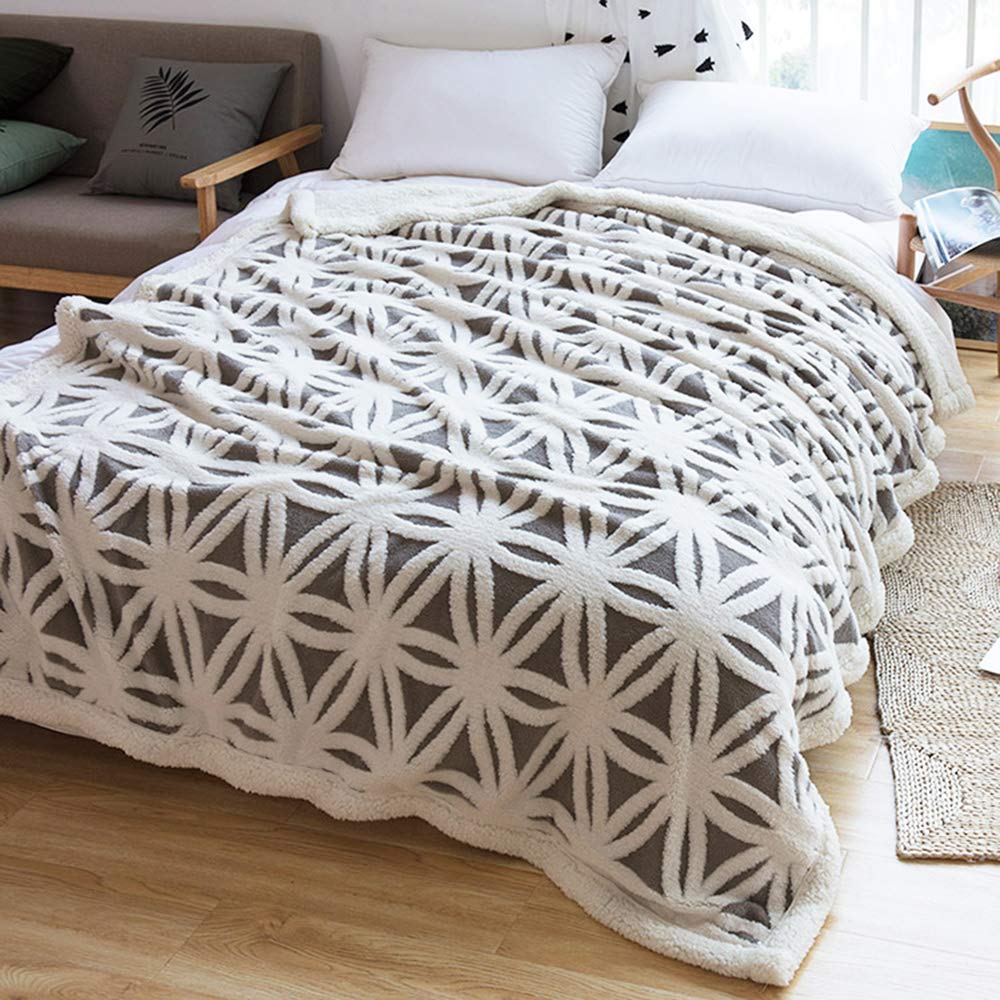 LOMAO Sherpa Fleece Blanket Gifts for Mom Dad Cozy Soft Throw Blanket for Women Men Birthday Gifts Dual Sided Couch Sofa Bed Blanket (Grey,51x63)