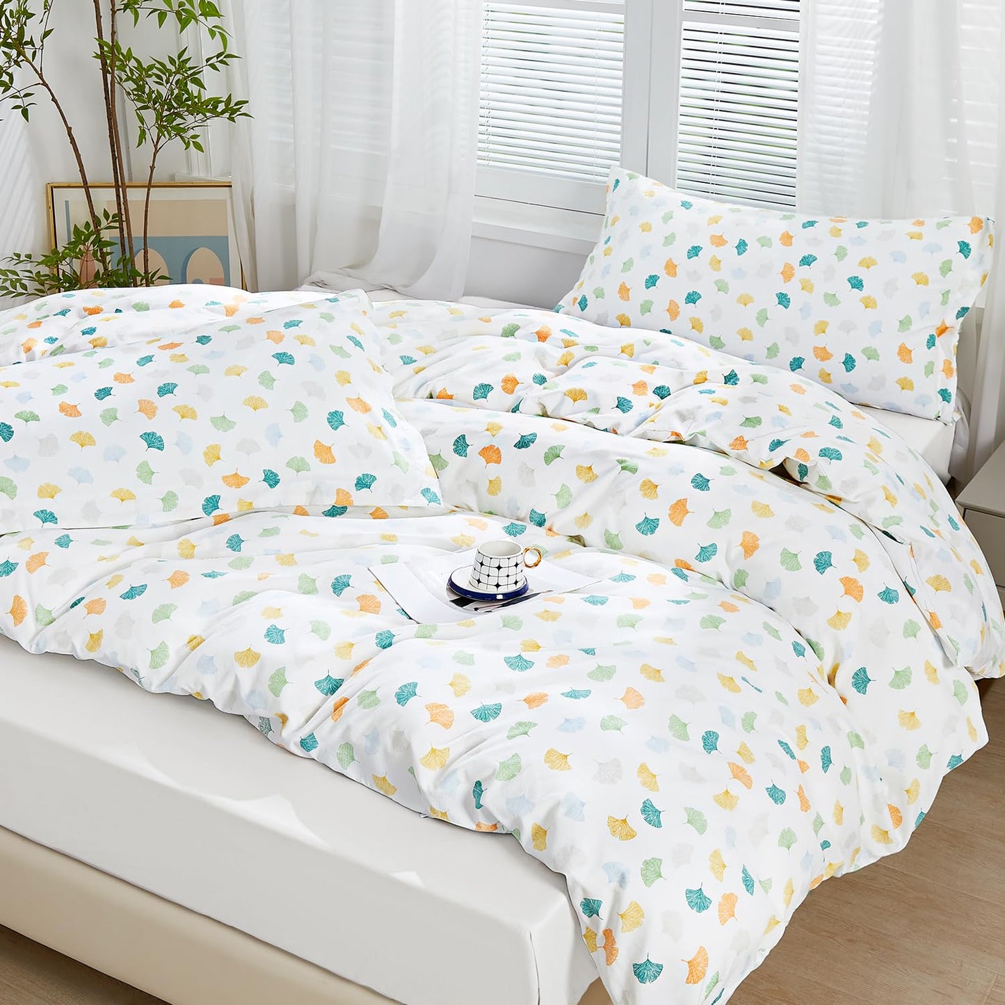 SAPHREAS Autumn Colorful Ginkgo Leaves Duvet Cover Set Soft Microfiber Bedding Set with Zipper Closure 8 Ties Full Size White Comforter Set 3pcs 1 Duvet Cover 2 Pillow Shams