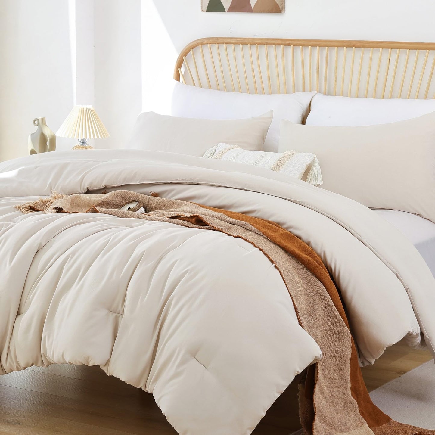 ROSGONIA Beige Twin/Twin XL Comforter Set for College Girls Boys, 1 Comforter & 1 Pillowcase, All Season Kids Comforter Sets Lightweight Dorm Bedding