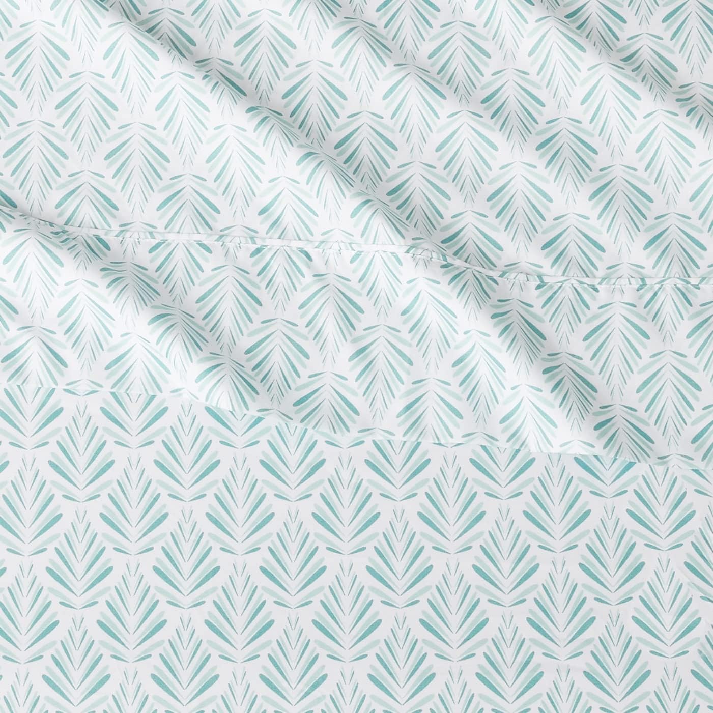 Amazon Basics Lightweight Breathable Brushed Microfiber 4-Piece Bed Sheet Set with 14-Inch Deep Pockets, Wrinkle Resistant, Queen, Aqua Fern, Printed