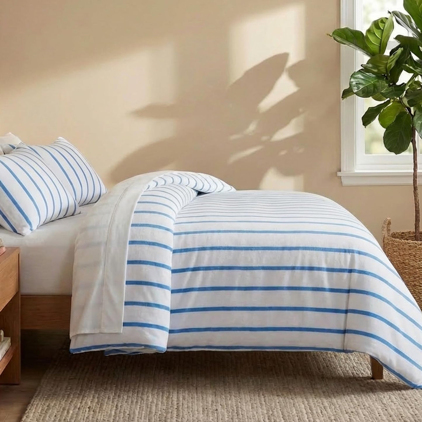 Bedbay Blue Striped Comforter Set King Size Microplush Fleece Bedding Set Ultra Soft & Warm Flannel Velvet Comforter Set 3 Pcs Blue White Stripes Pattern King Bed Set for All Seasons