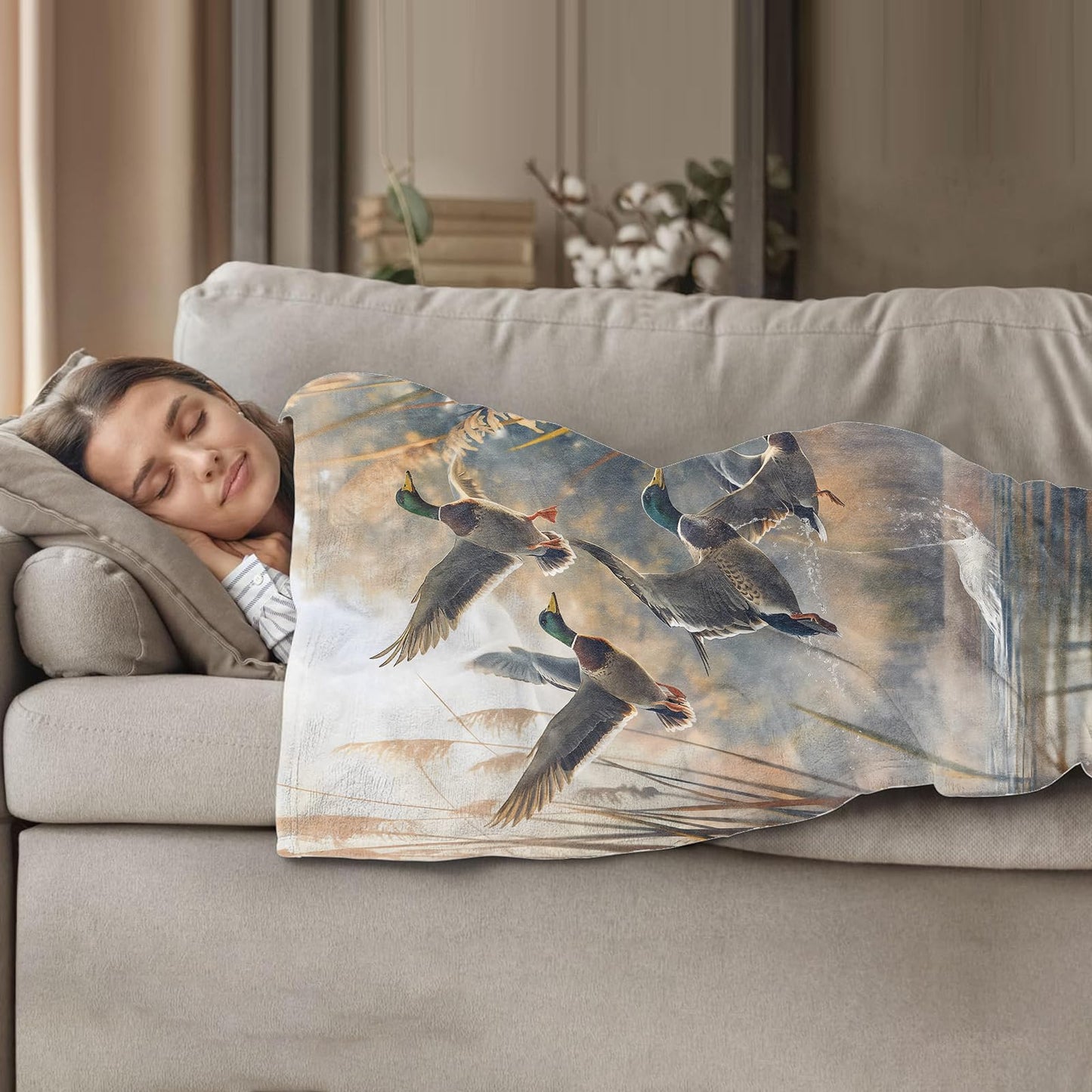 Plistiz Duck Throw Blanket 40"x50", Waterfowl Takeoff Theme Blankets for Living Room Couch, Home Decor, Soft Flannel Duck Gifts for Adults and Women
