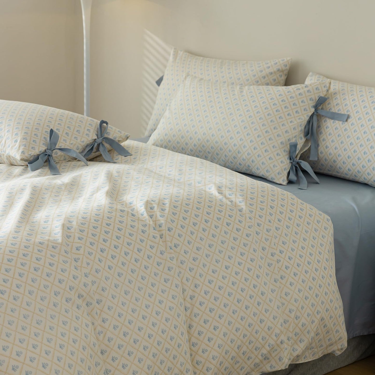 VM VOUGEMARKET Blue Flower Duvet Cover Queen with Plaid Grid Prints,100% Cotton Bedding Set,Aesthetic Comforter Cover for Girls Women 90x90 Inch
