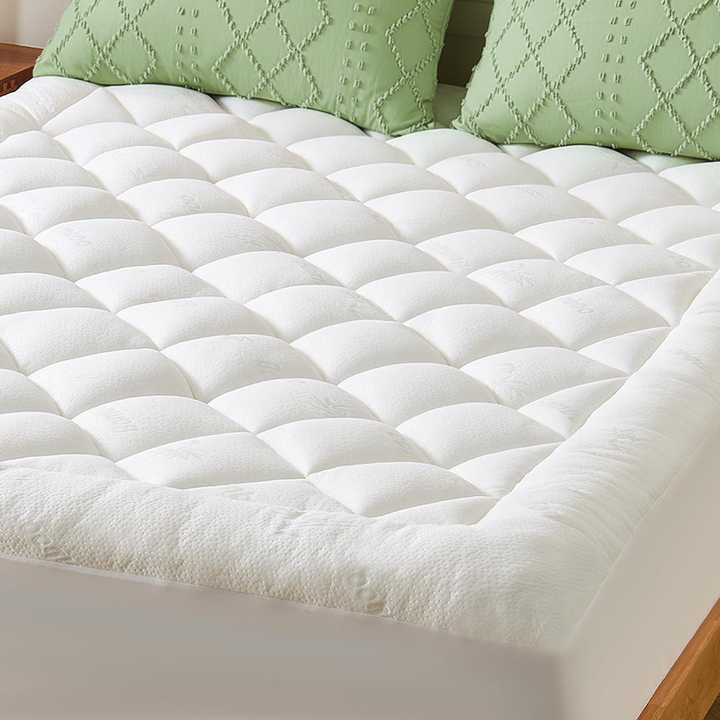 KRIMANO Full Mattress Topper, Viscose Derived from Bamboo Thick Pillow Top Mattress Pad with Deep Pocket, Naturally Cooling for Hot Sleepers, Soft for Back Pain Relief, White