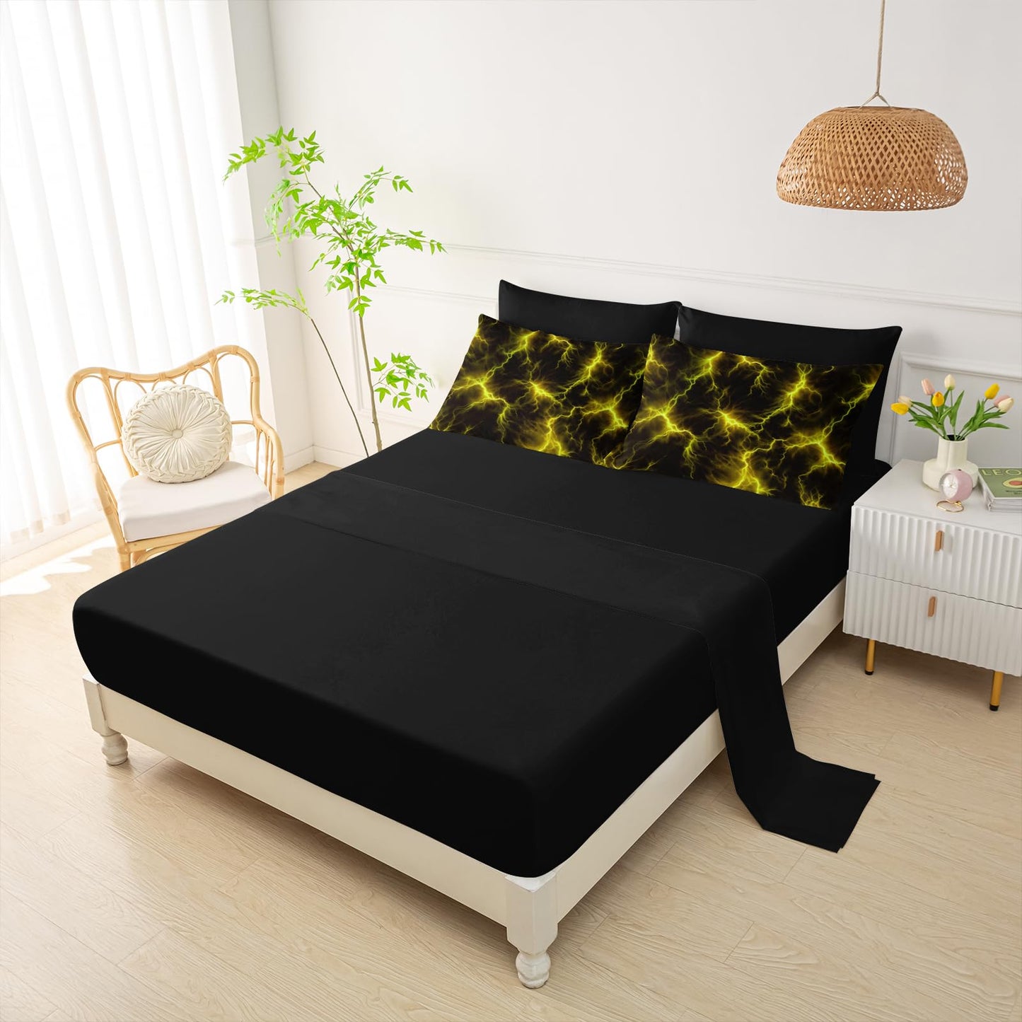 QOOMO Yellow Lightning 7 Pieces Comforter Set Queen Size,Lightning Bedding Set for Kids-Include 1 Comforter,1 Fitted Sheet,1 Flat Sheet,2 Printing Pillowcases and 2 Black Pillowcases