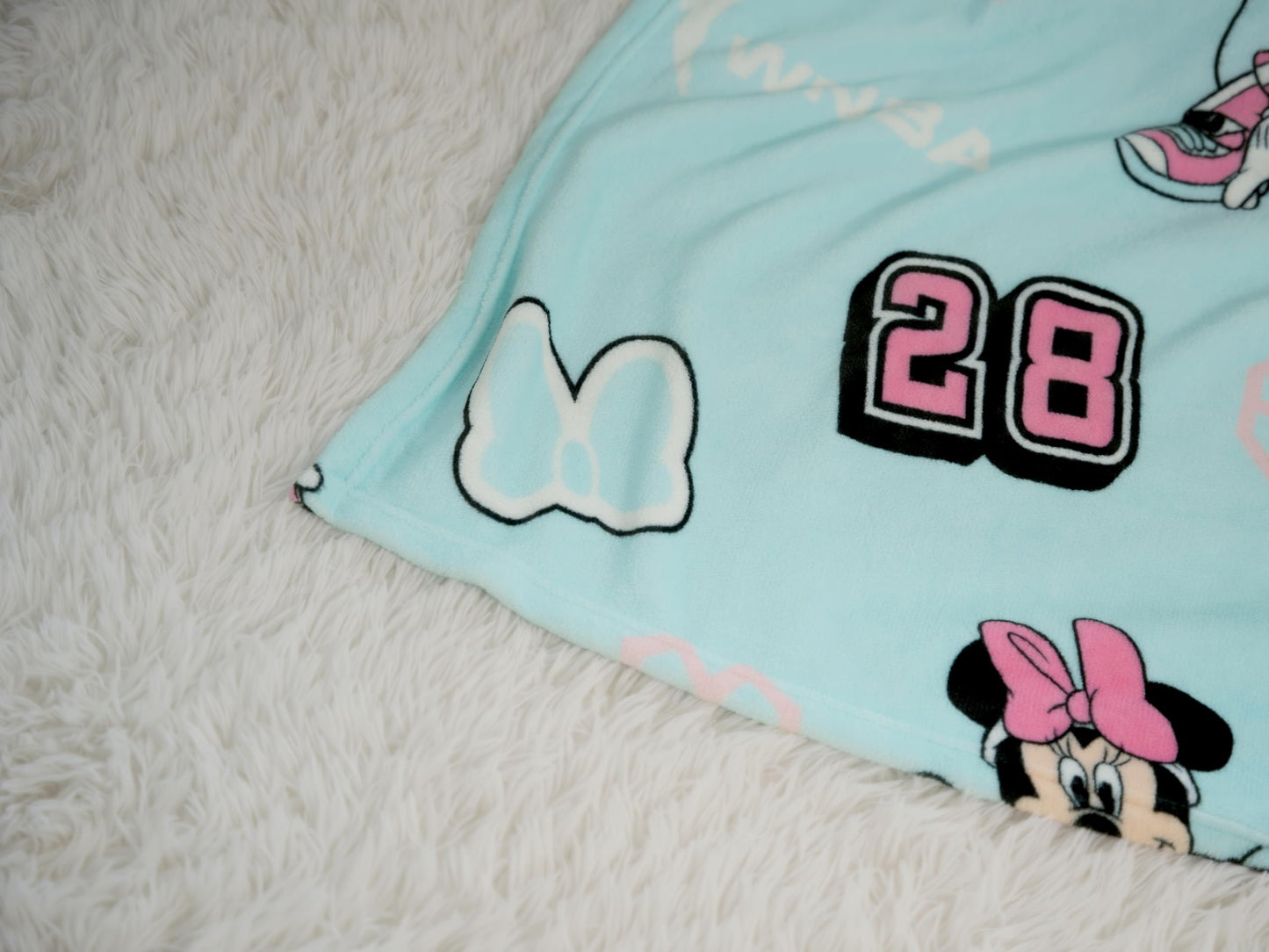 Northwest Disney Minnie Mouse Plush Throw Blanket, Oversized 62" x 90" Silk Touch Soft Fleece Blanket for Kids & Adults, Officially Licensed