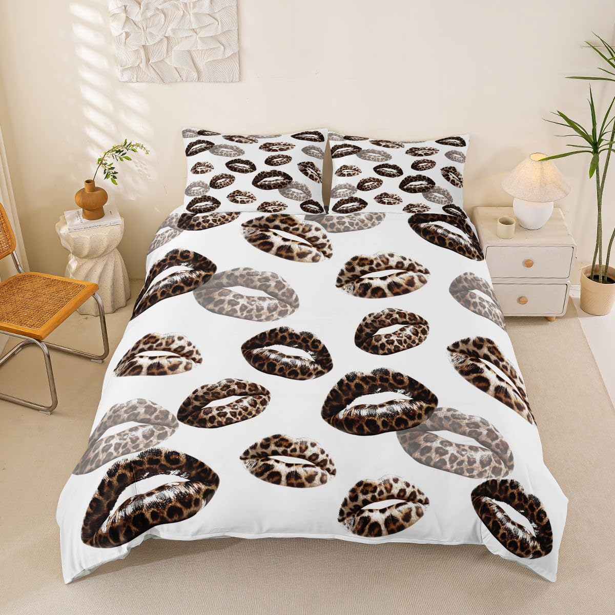 Feelyou Leopard Print Lips Duvet Cover King Size Romantic Kissing Lips Comforter Cover for Boys Girls Cheetah Print Bedding Set 3Pcs Room Decor