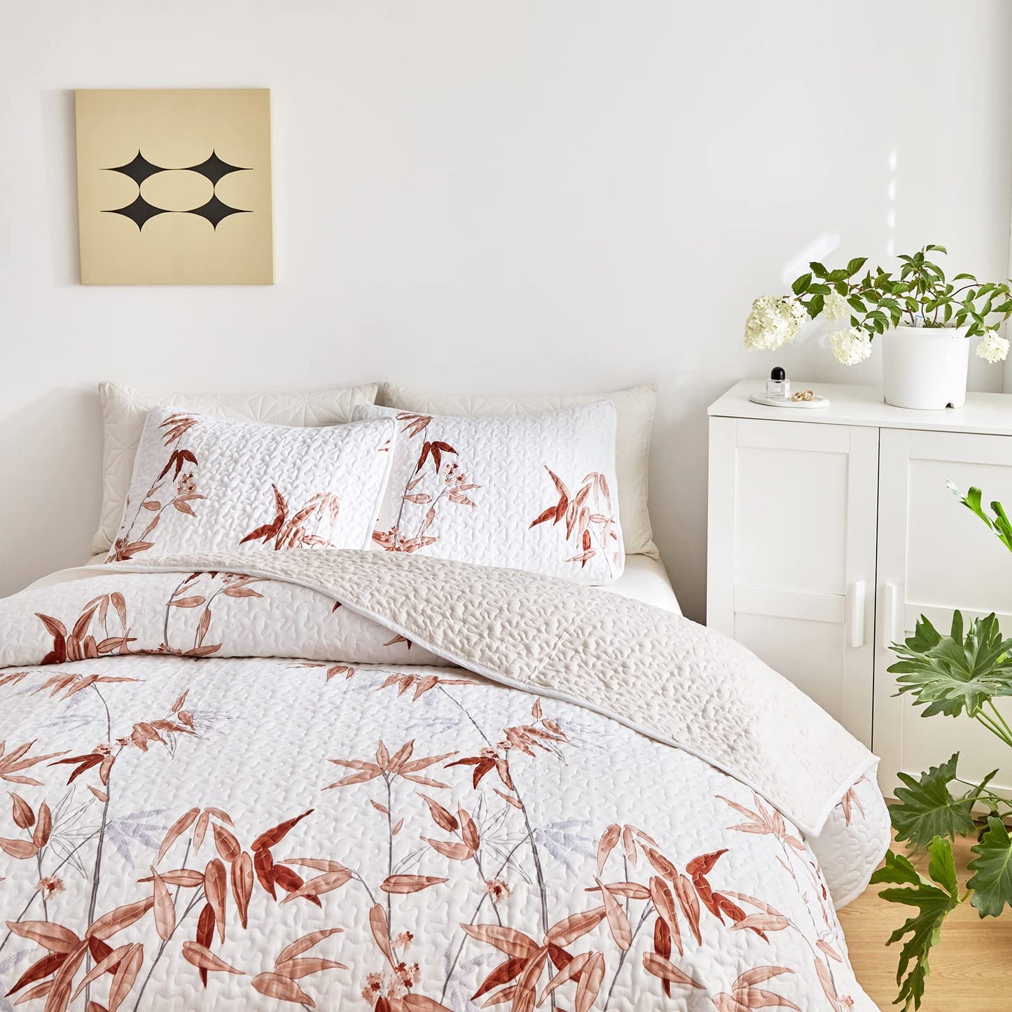 Botanical Quilt Set 3 Pieces King, Burnt Orange Leaves on White Design Reversible Bedspread Coverlet Set, Soft Microfiber Lightweight Bed Cover for All Season (102" x 90", 1 Quilt+ 2 Pillow Shams)