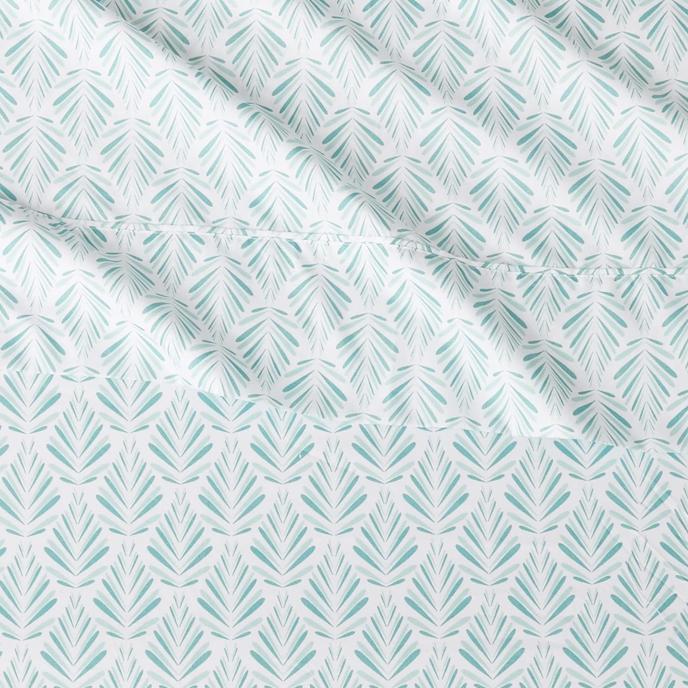 Amazon Basics Breathable, Lightweight Brushed Microfiber 3 Piece Bed Sheet Set with 14-Inch Deep Pockets, Wrinkle-Resistant, Twin XL, Aqua Fern, Printed